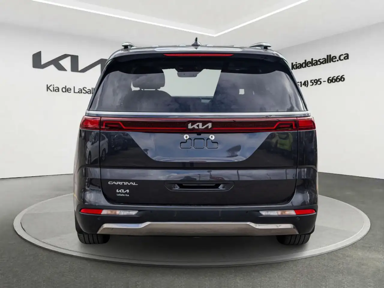 Kia Carnival снимка Kia Carnival