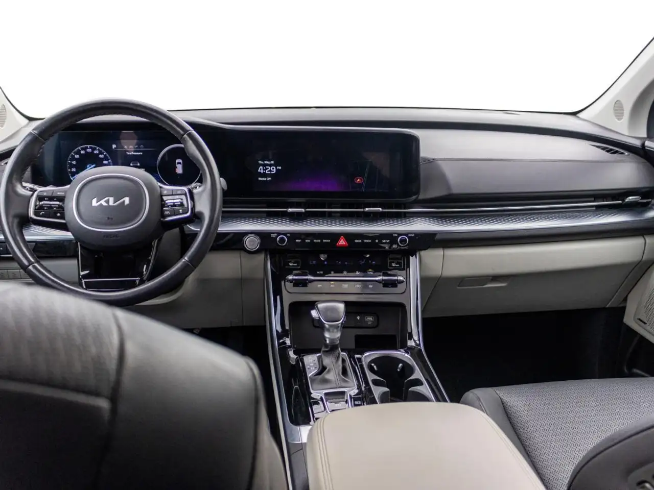 Kia Carnival снимка Kia Carnival