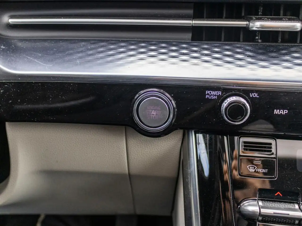 Kia Carnival снимка Kia Carnival