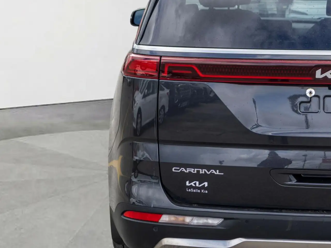 Kia Carnival снимка Kia Carnival