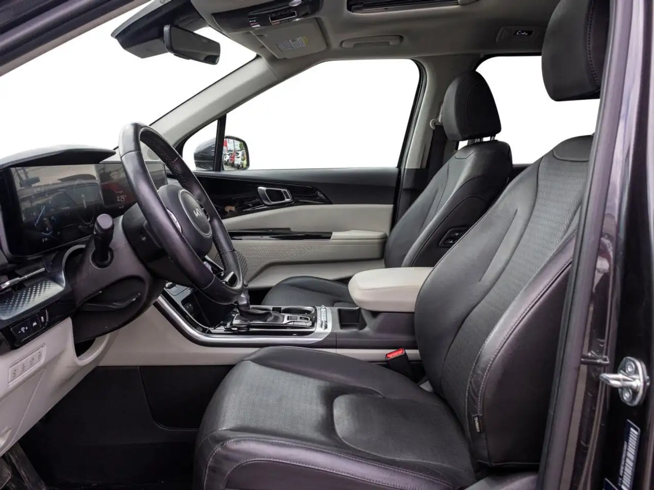 Kia Carnival снимка Kia Carnival