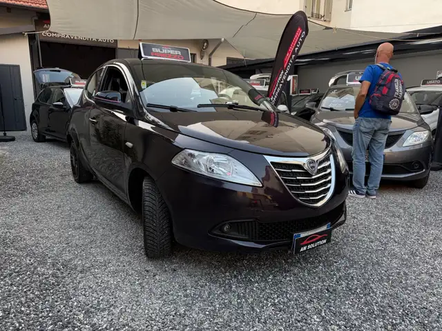 Lancia Ypsilon view 2