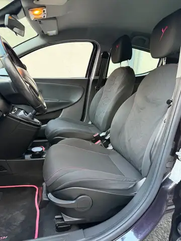 Lancia Ypsilon view 5