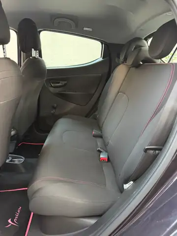 Lancia Ypsilon view 6