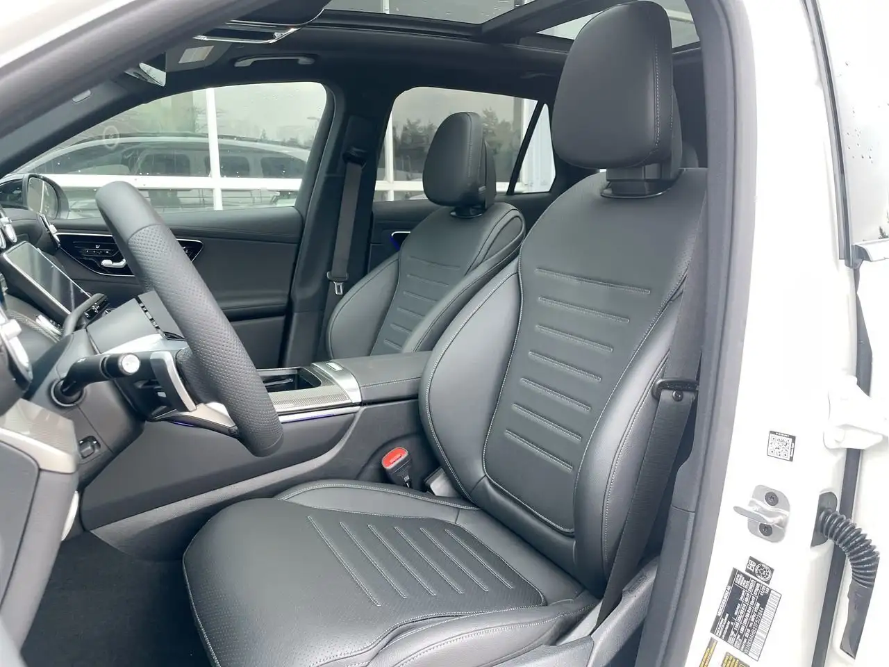Mercedes-Benz GLC снимка Mercedes-Benz GLC