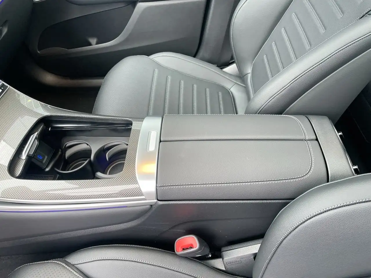 Mercedes-Benz GLC снимка Mercedes-Benz GLC