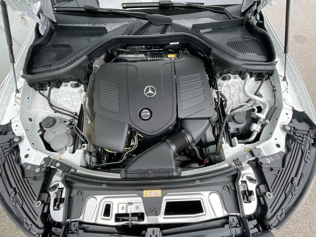 Mercedes-Benz GLC снимка Mercedes-Benz GLC