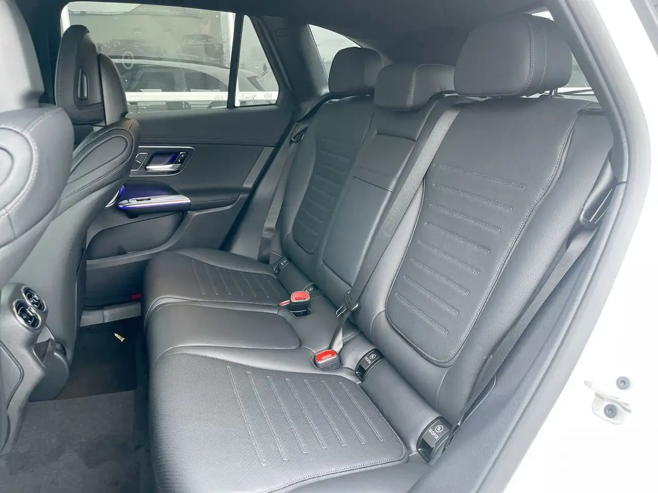 Mercedes-Benz GLC снимка Mercedes-Benz GLC