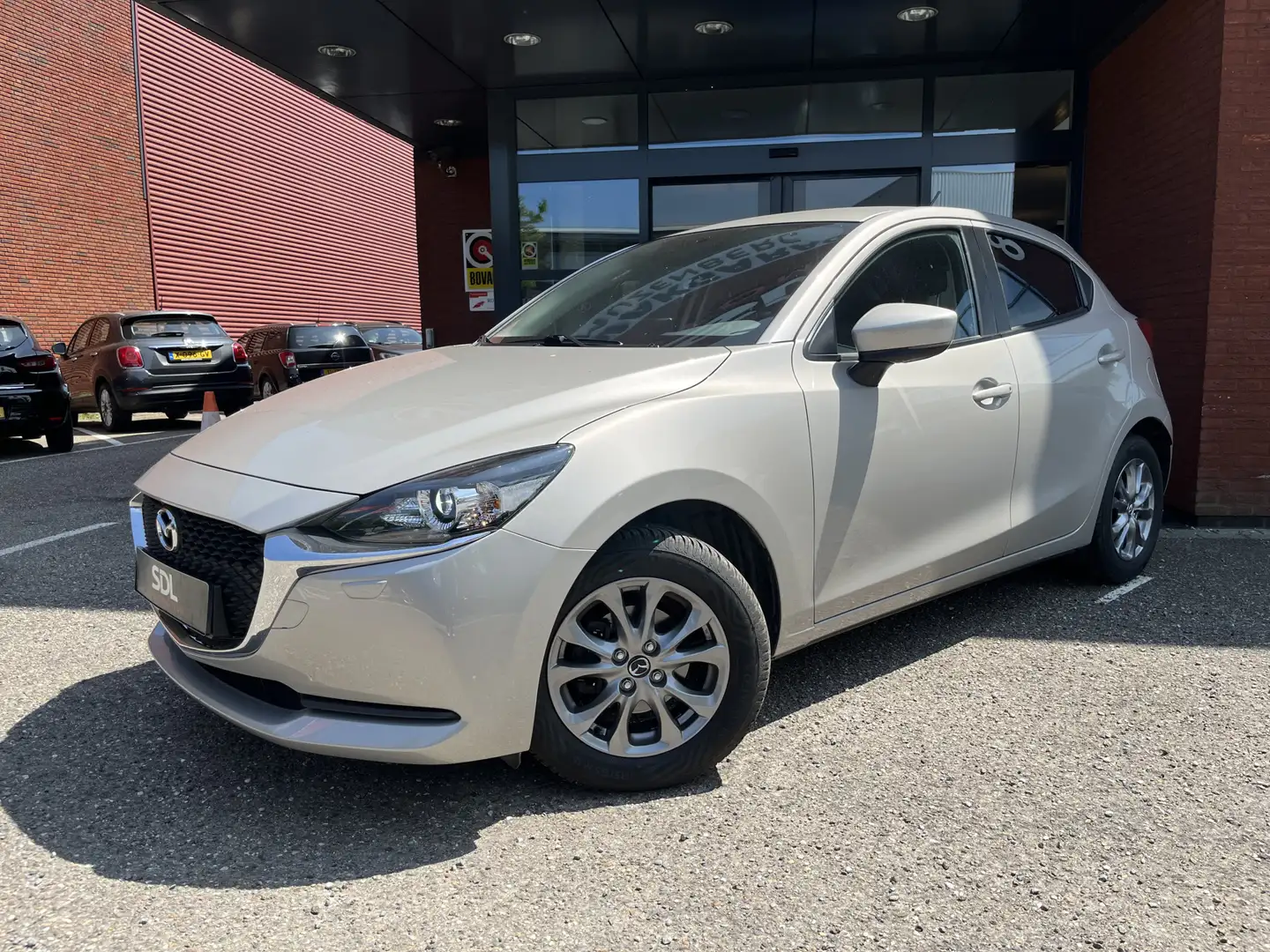 Mazda 2 1.5 Skyactiv-G Comfort // LED // CRUISE // AIRCO / Beige - 2