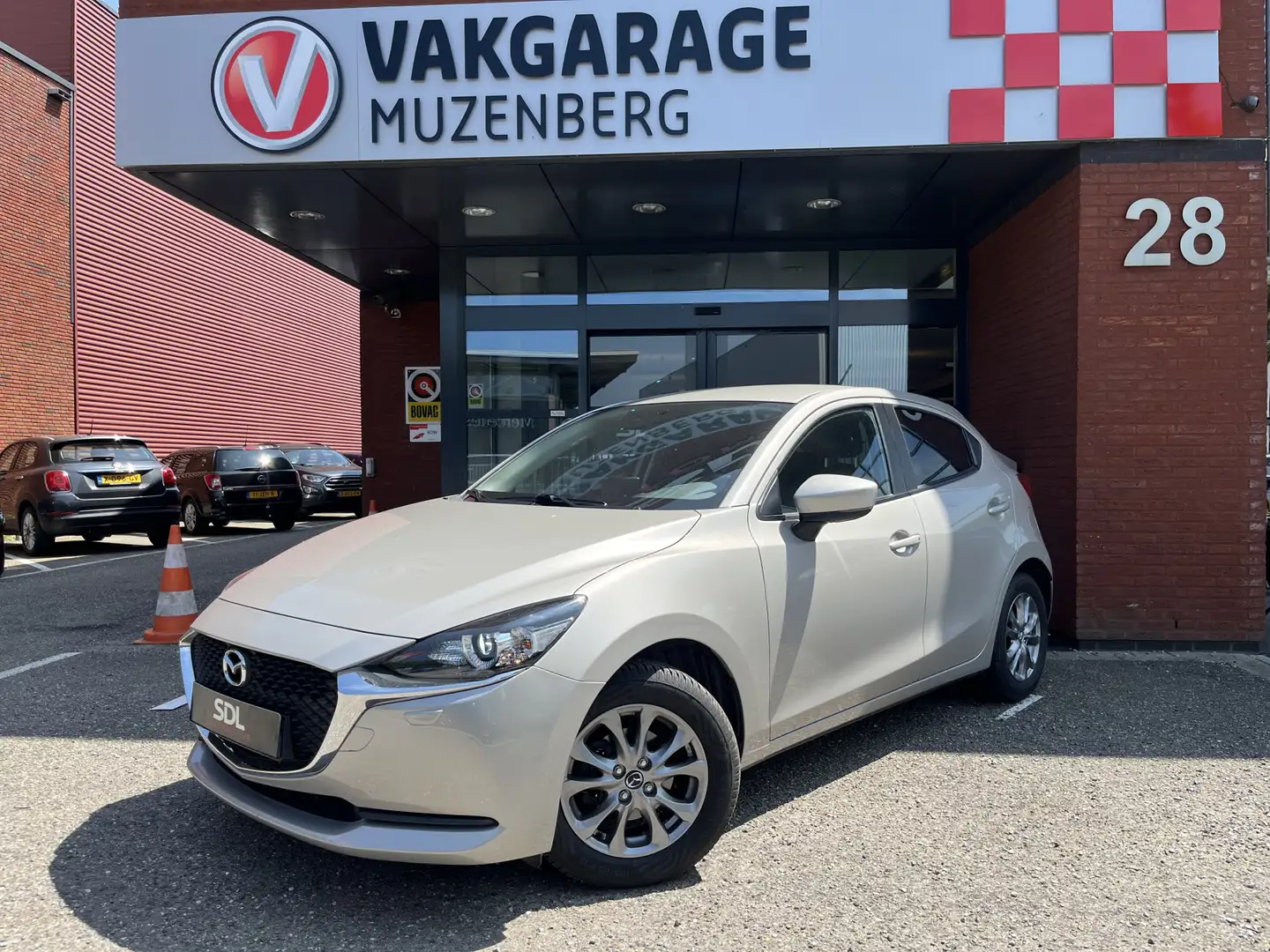 Mazda 2 1.5 Skyactiv-G Comfort // LED // CRUISE // AIRCO / Beige - 1