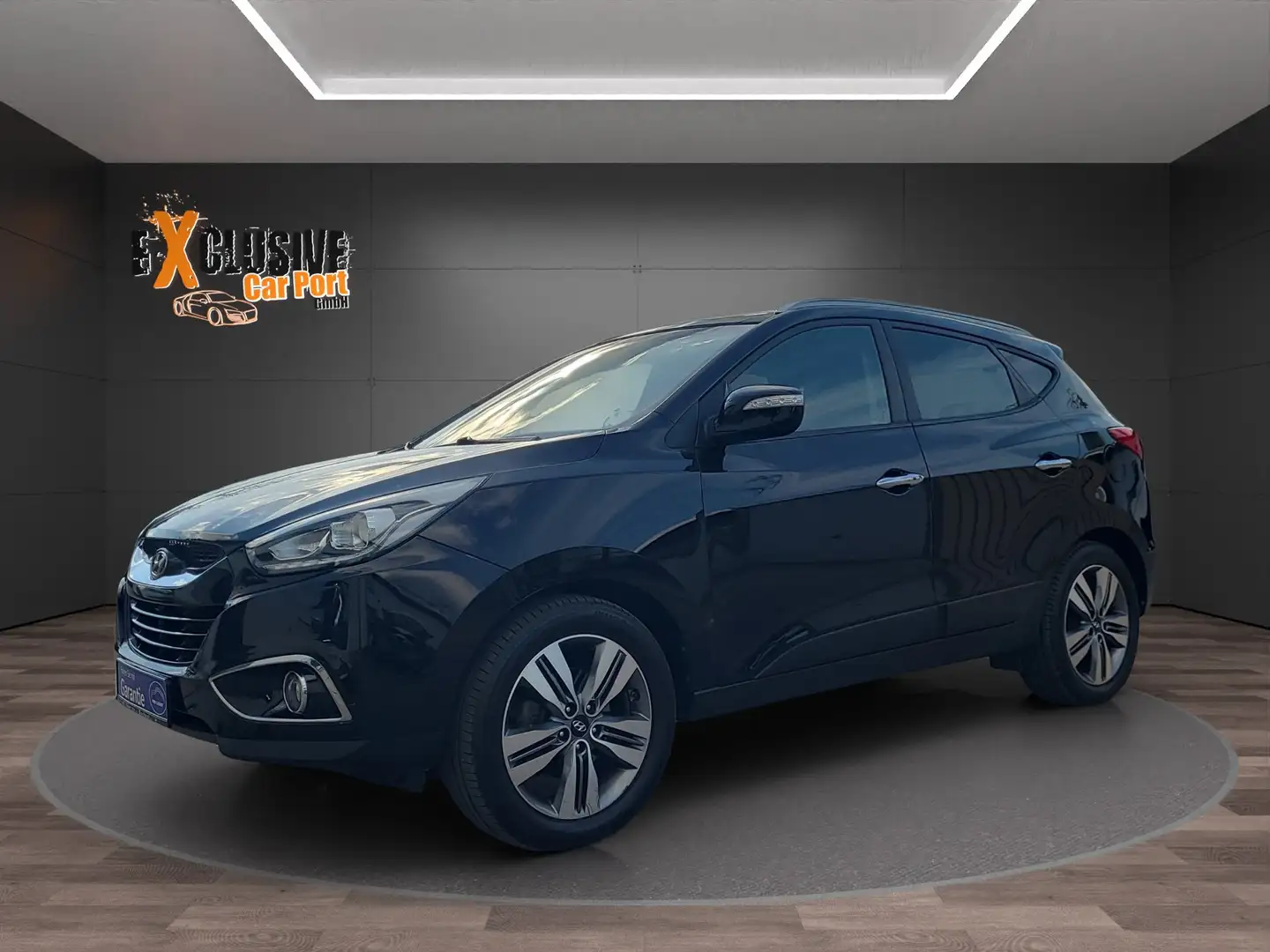 Hyundai iX35 2.0 CRDi 4WD *Navi*AHK*PANO*SZH*Klima*Xenon*Navi* Schwarz - 1