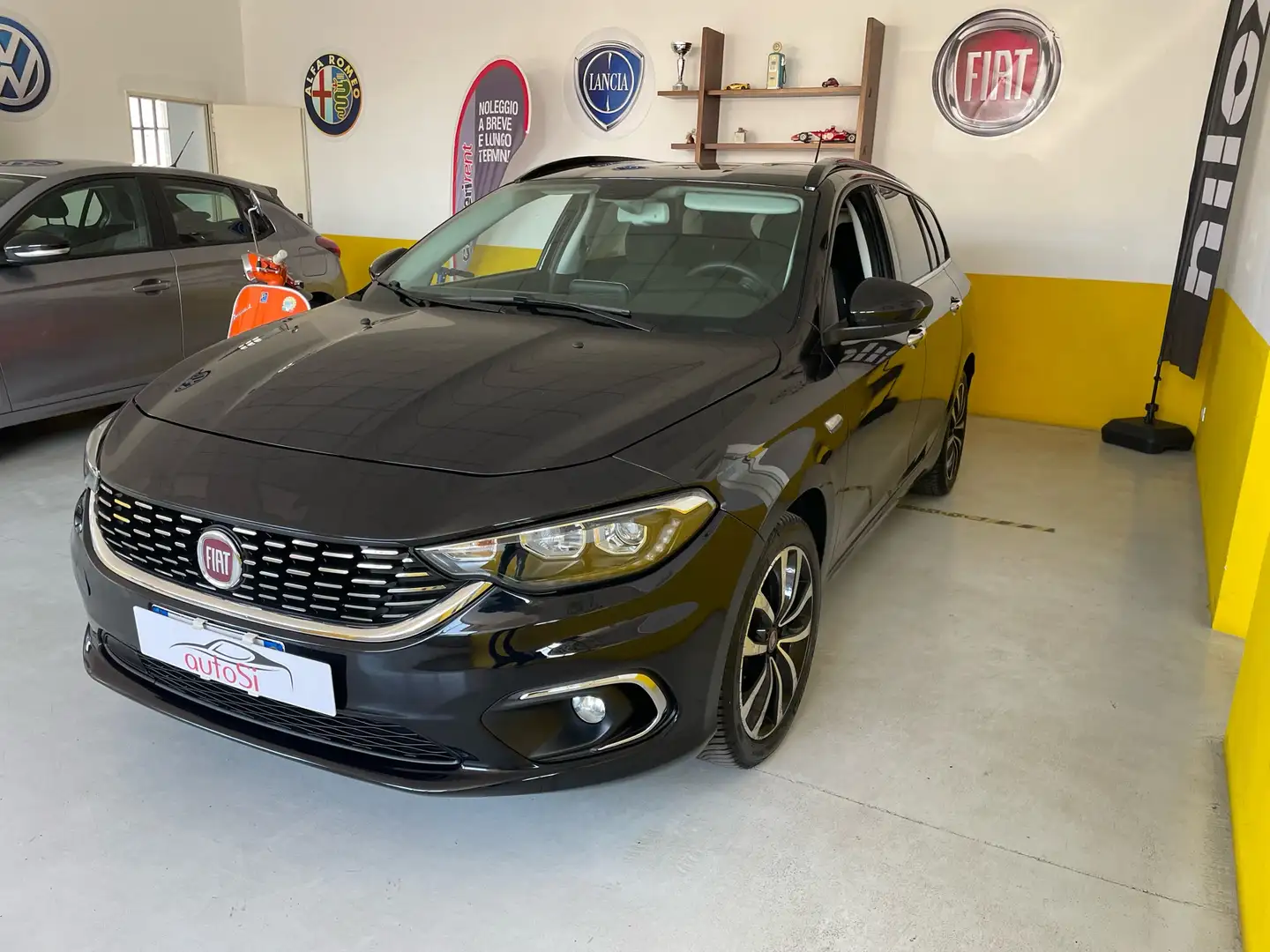 Fiat Tipo Tipo SW 1.3 mjt Lounge s Negro - 1