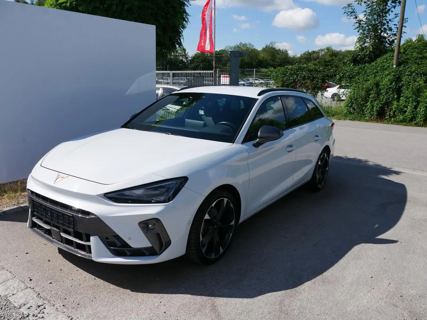 CUPRA Leon Sportstourer Edge Paket 1.5 DSG*Edge Paket*AHK*... Weiß - 1