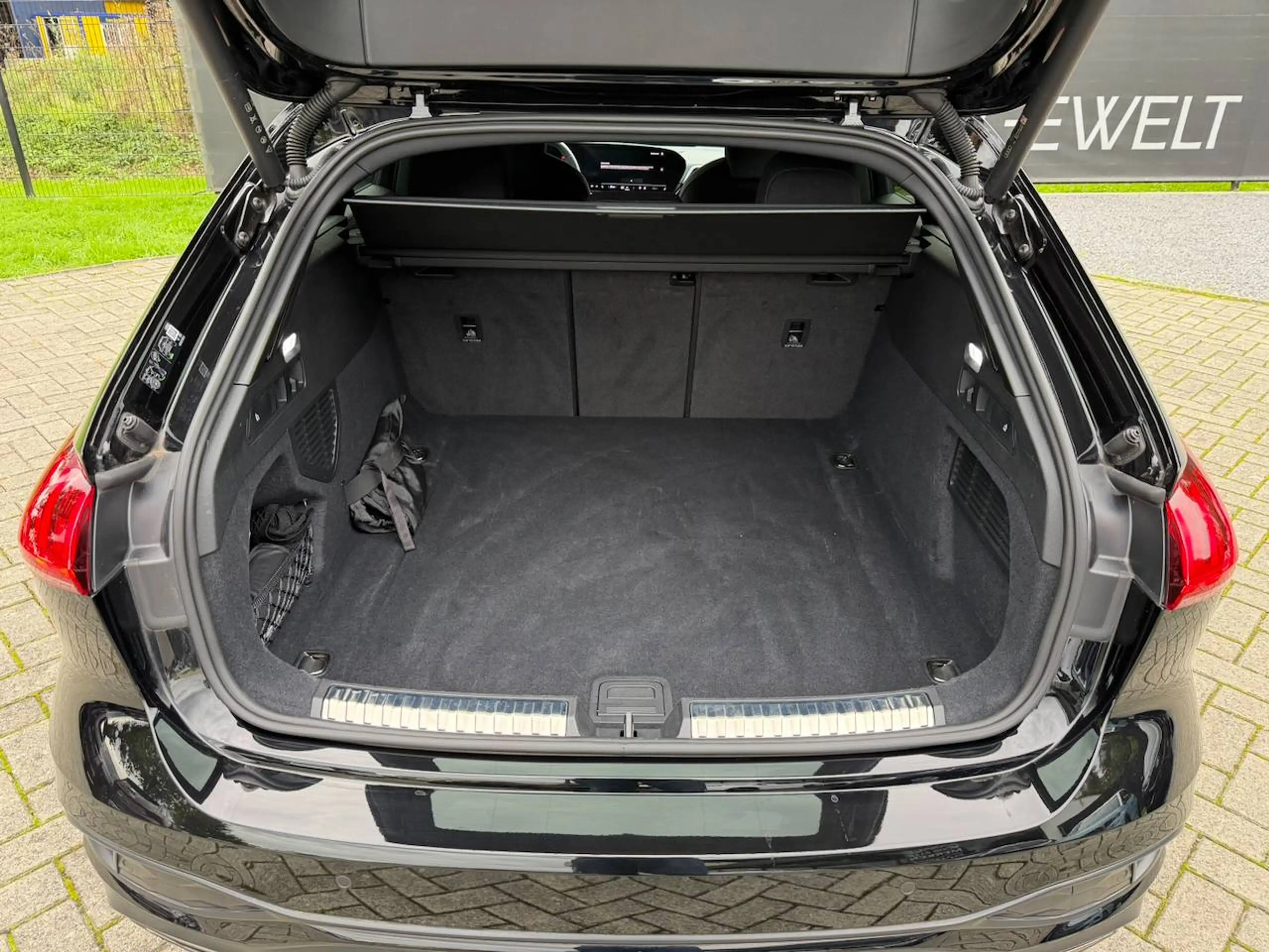 Audi A5 AVANT S-LINE PASS DISP 360° CAMERA CARPLAY SFEERVERLICHTING — photo 11