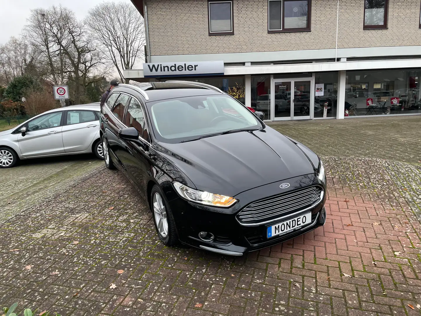 Ford Mondeo Titanium Winterpaket, Kamera, AHK Schwarz - 1