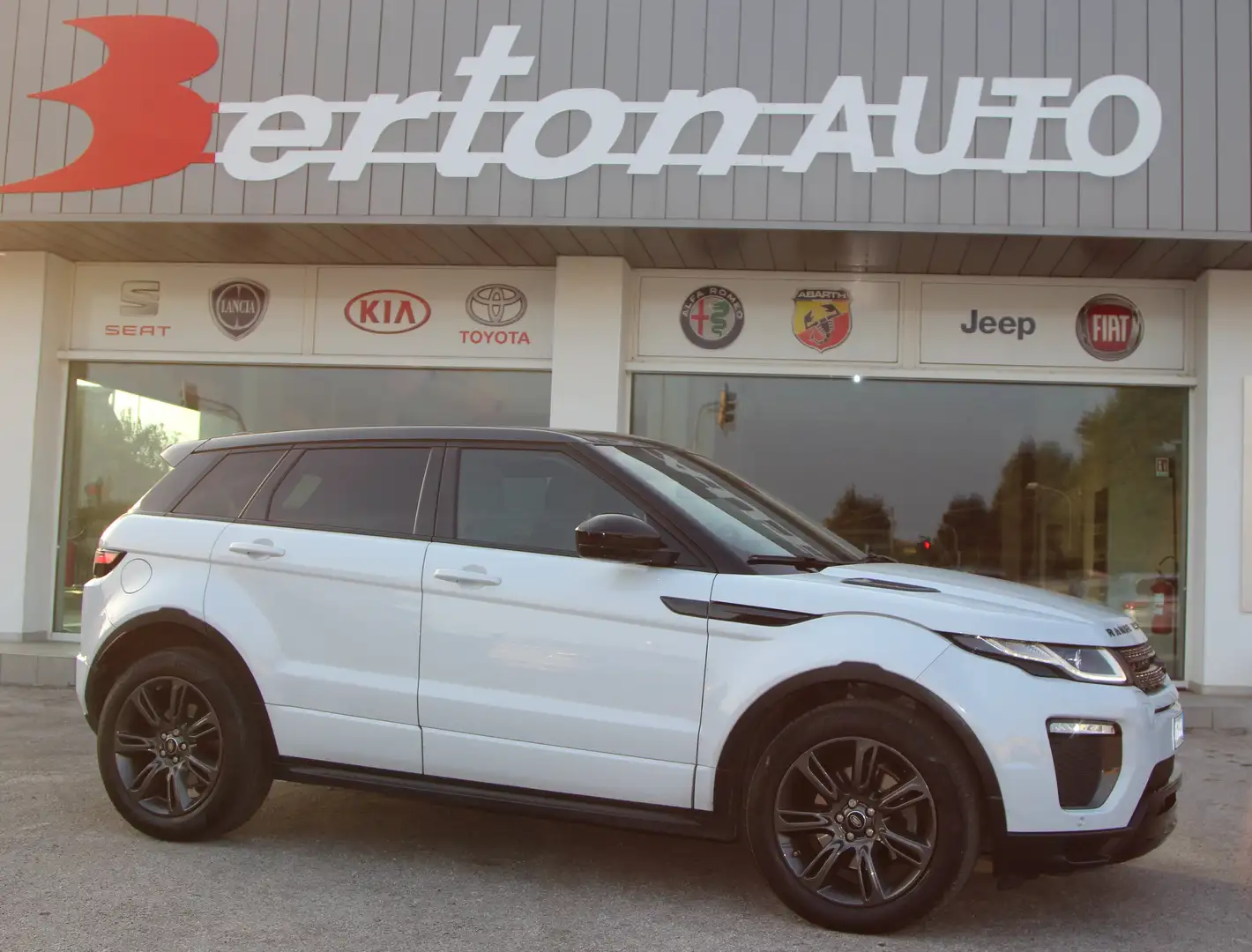 Land Rover Range Rover Evoque Range Rover Evoque  SE Business  Premium Bianco - 1