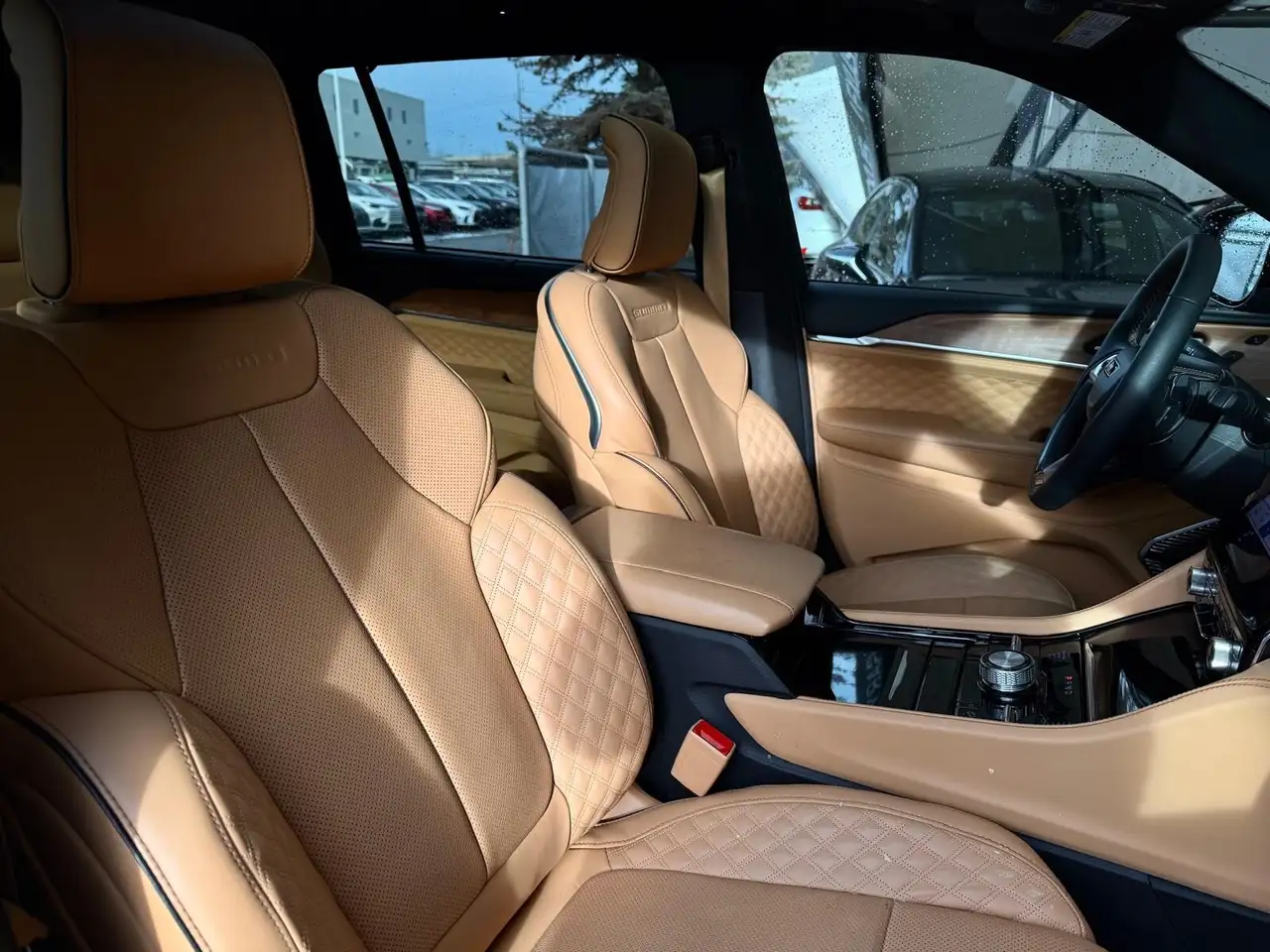 Jeep Grand Cherokee снимка Jeep Grand Cherokee