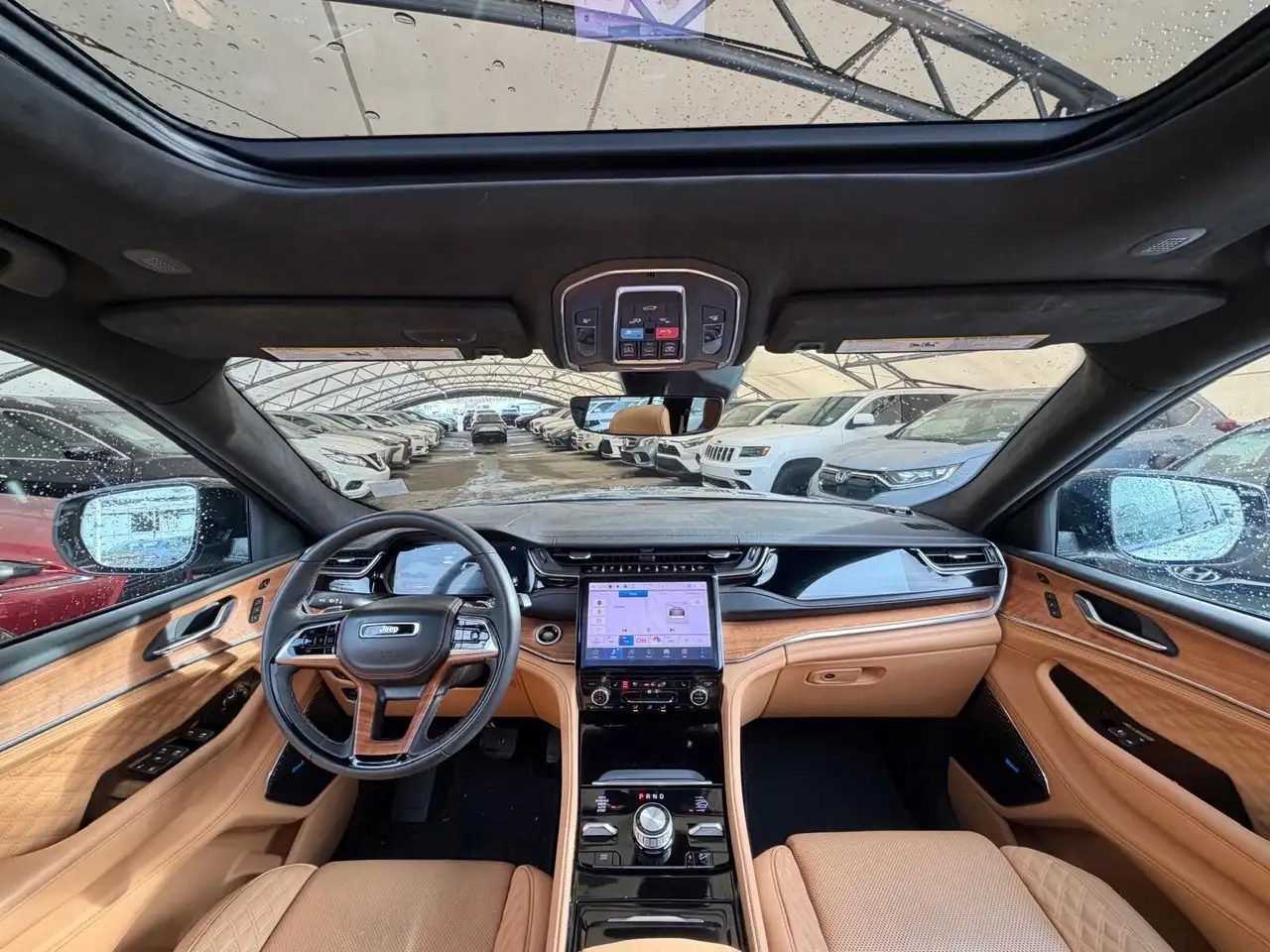 Jeep Grand Cherokee снимка Jeep Grand Cherokee