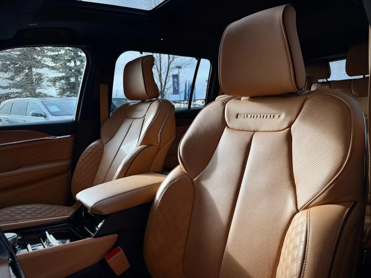 Jeep Grand Cherokee снимка Jeep Grand Cherokee