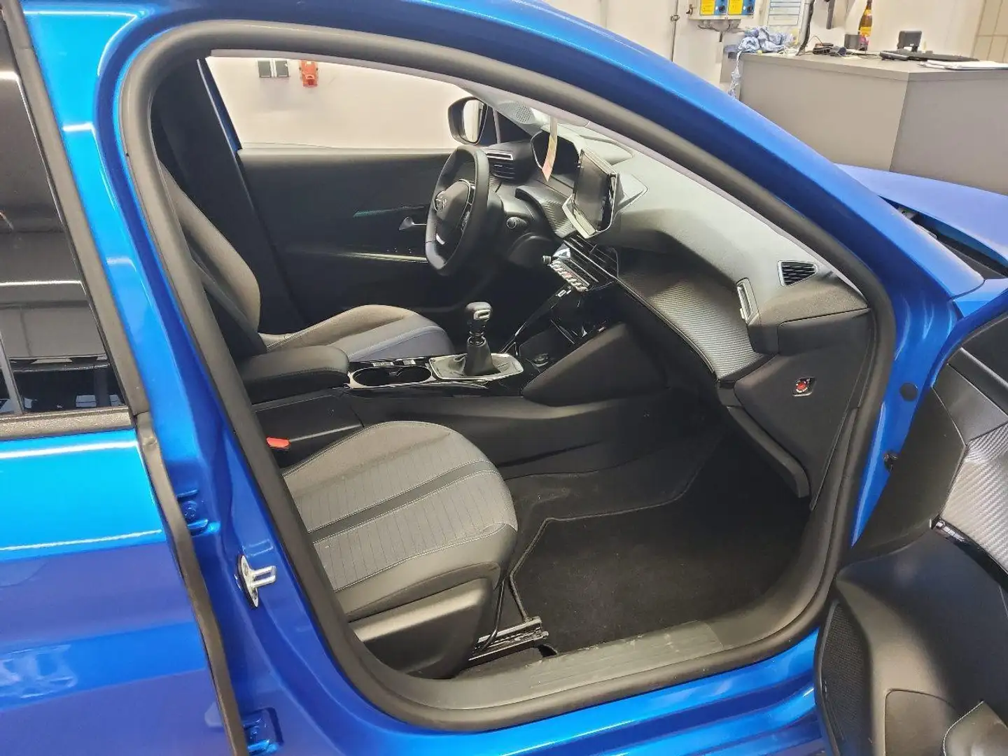 Peugeot 208 Allure Blau - 2