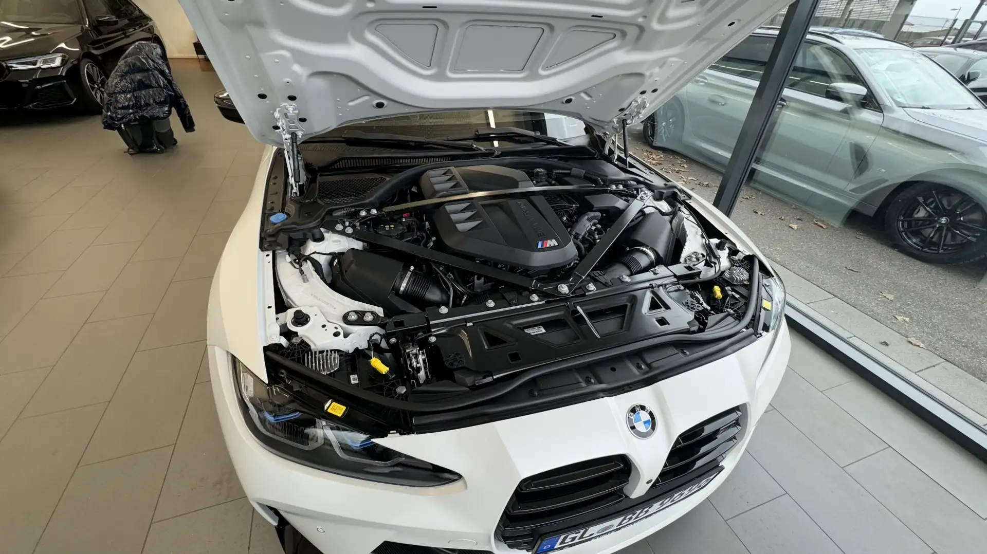 BMW M4 M4 Cabrio Competition M xDrive Weiß - 2