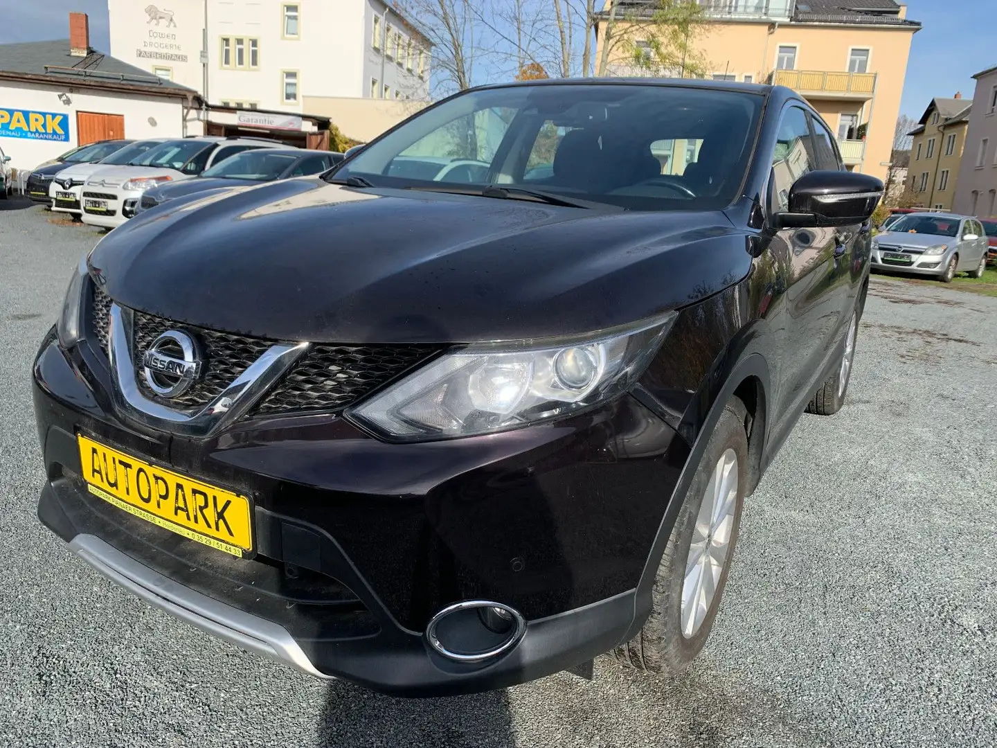 Nissan Qashqai * Navi, Sitzhzg, LMF, Tempomat, Nr. 4 Černá - 1