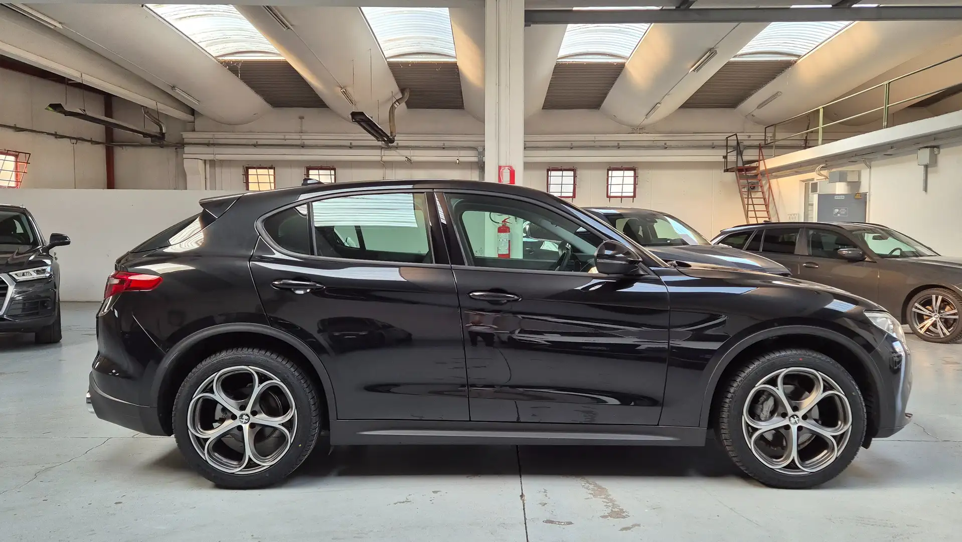 Alfa Romeo Stelvio 2.2 t Q4 190cv auto-CERCHI 20"-DAB-CAR PLAY-LED- Nero - 1