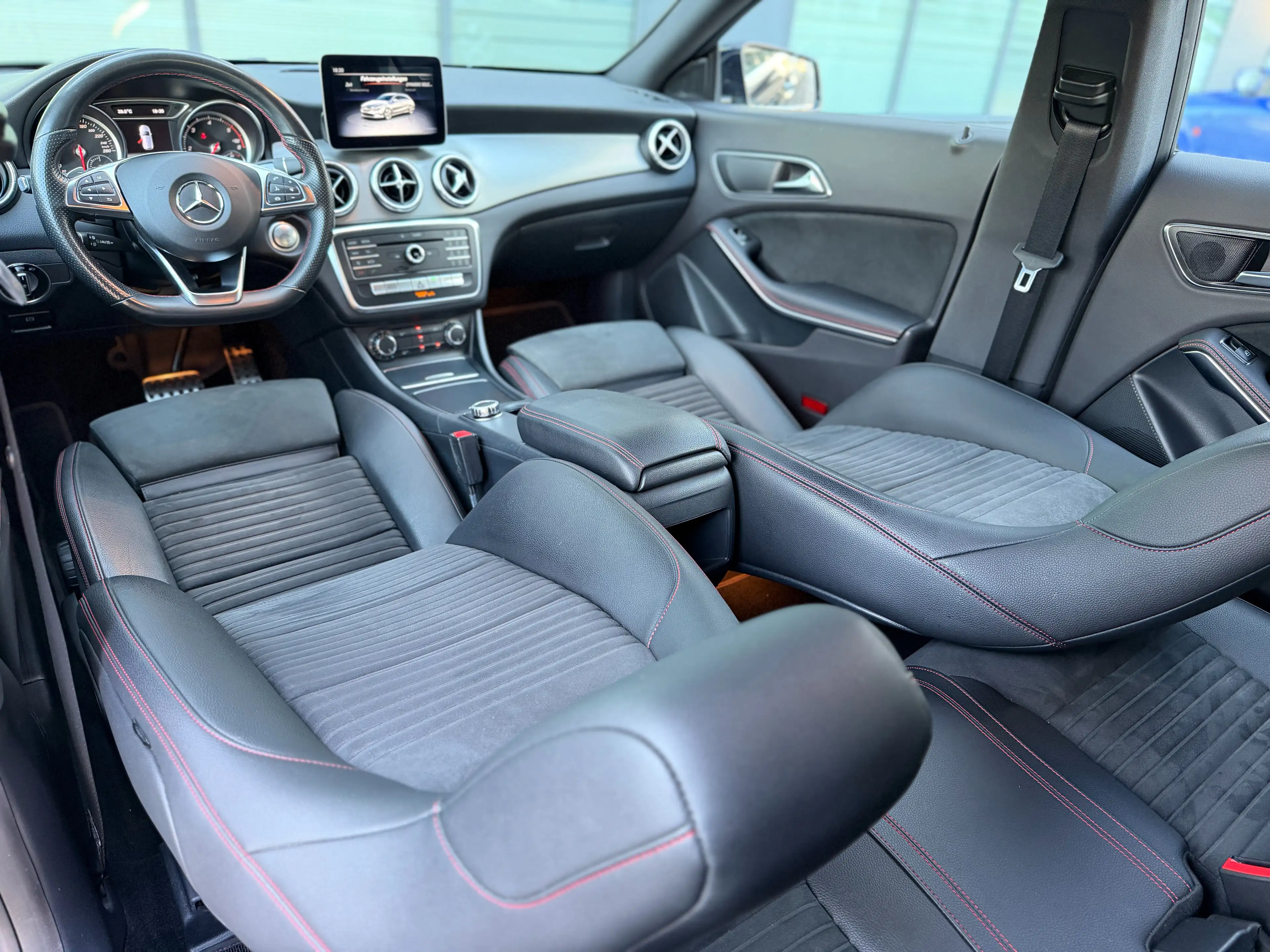 Mercedes-Benz CLA 200 CLA 200 CDI Aut.|AMG-LINE — photo 15