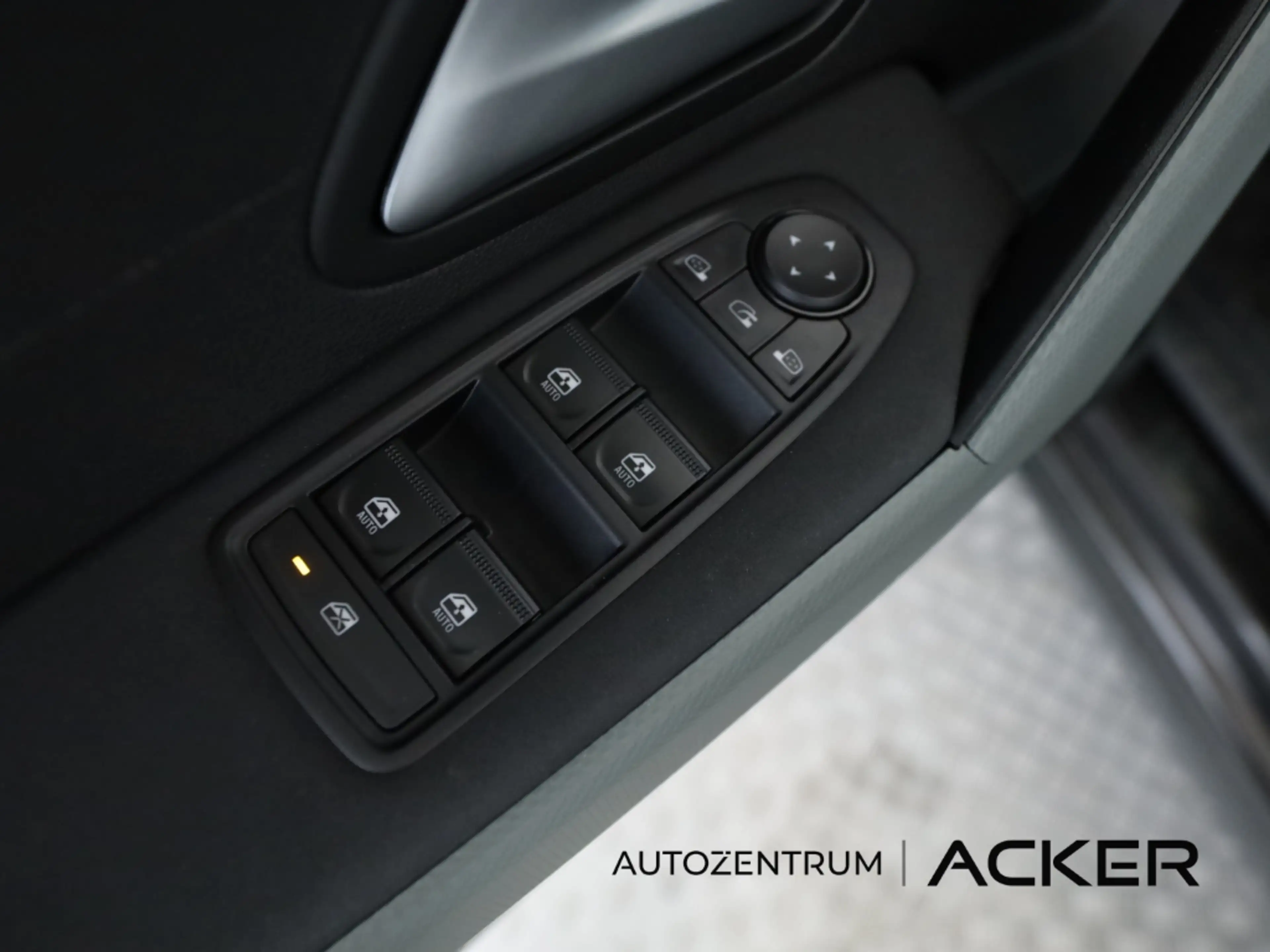Dacia Duster Hybrid 140 Extreme AT. Navi/Sitzhzg./RFK — photo 11