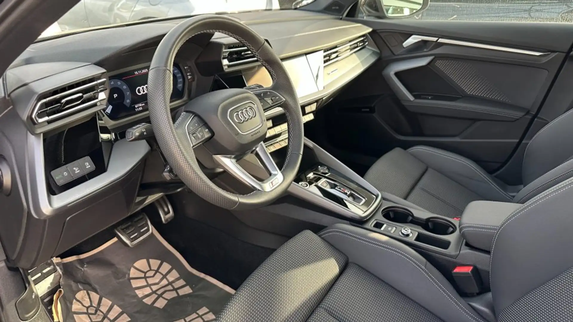 Audi A3 SPB 35 TFSI S tronic S line edition Schwarz - 2