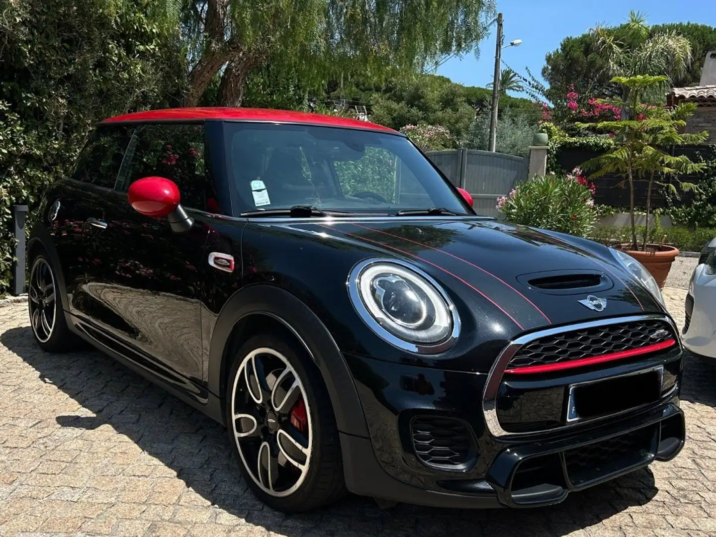 MINI One HATCH 3 PORTES F56 Cooper 231 ch John Cooper Works BVA6 Exclusive Design / 2ÈME MAIN / ENTRETIEN À JOUR Noir - 1