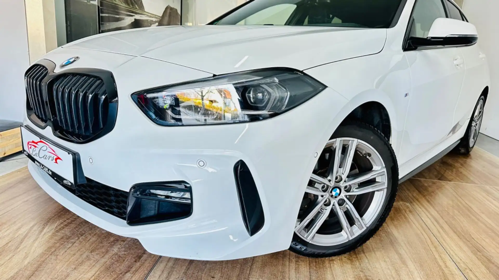 BMW 118 Baureihe 1 Lim. 118 d M-SportPAKET Blanc - 2