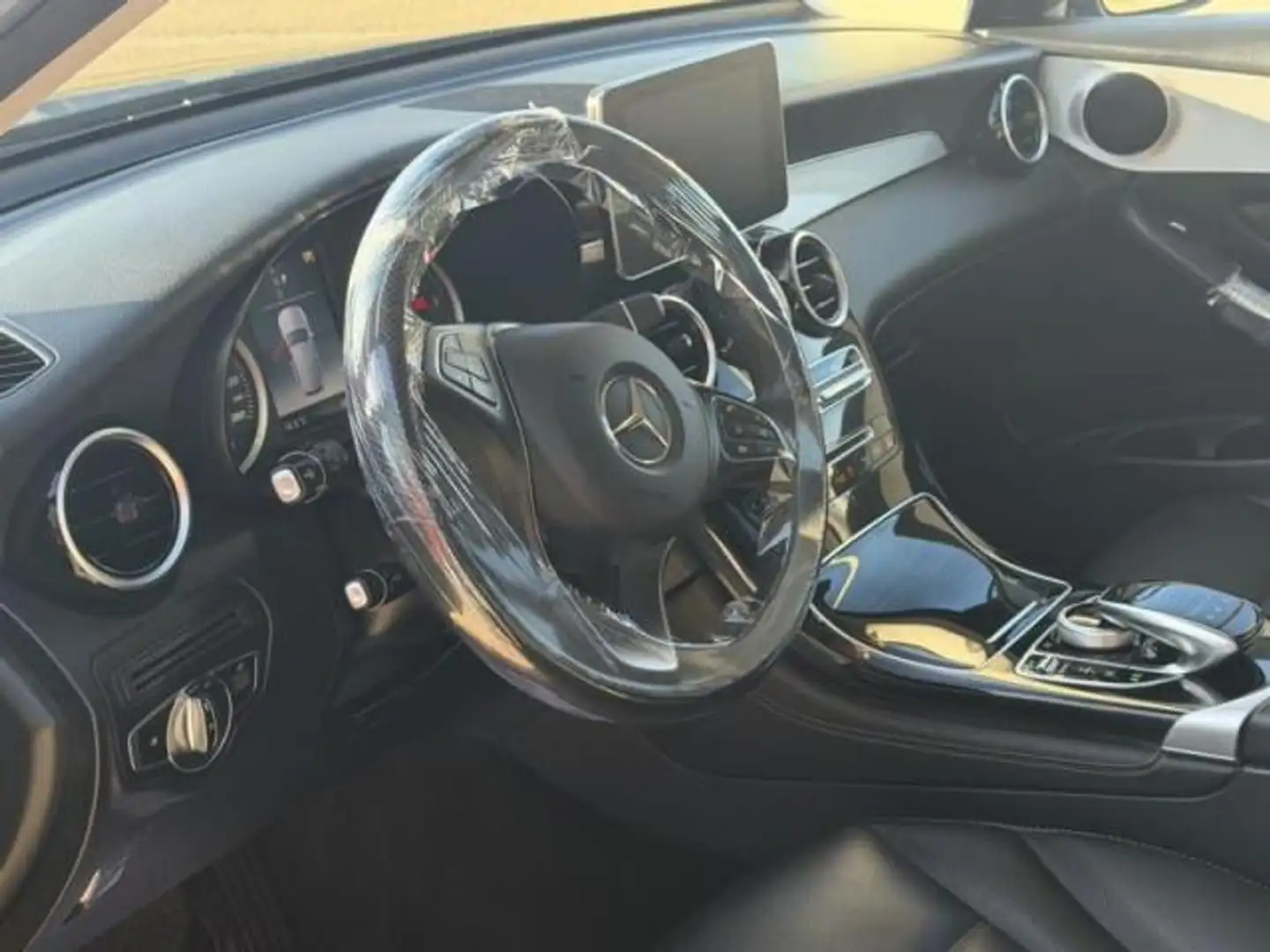 Mercedes-Benz GLC 250 d 4Matic Exclusive Grau - 2