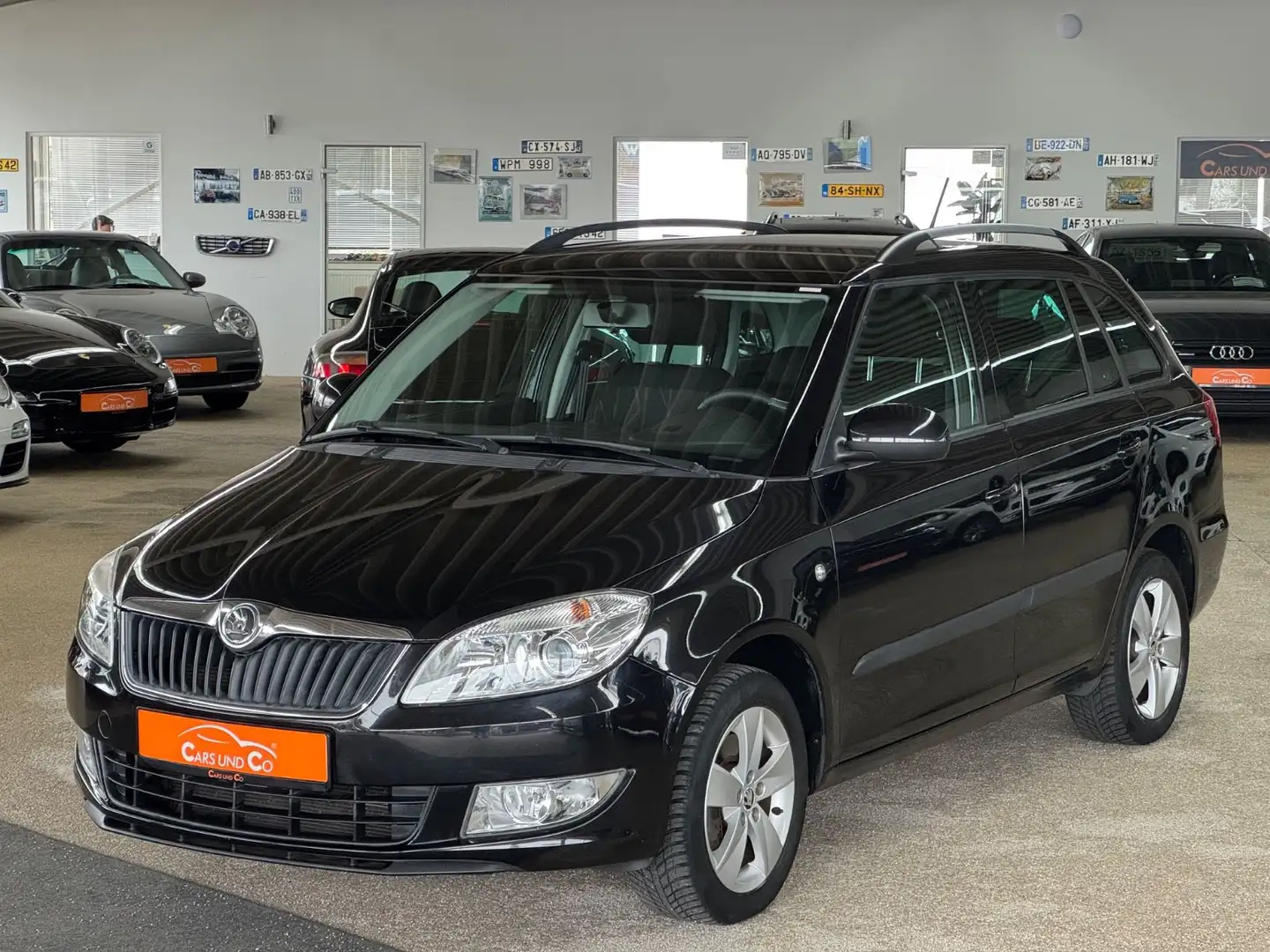 Skoda Fabia 1.2 TSI Combi Fresh DSG *SHZ*PDC*TEM*ALU* Schwarz - 1