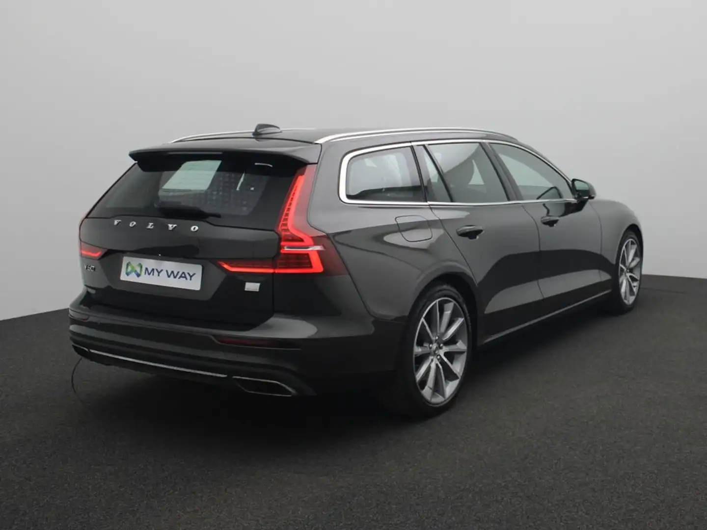 Volvo V60 INSCRIPTION 2.0 T6 AWD PHEV 340 PK / Leder / Camera / Cruise Control Gris - 2