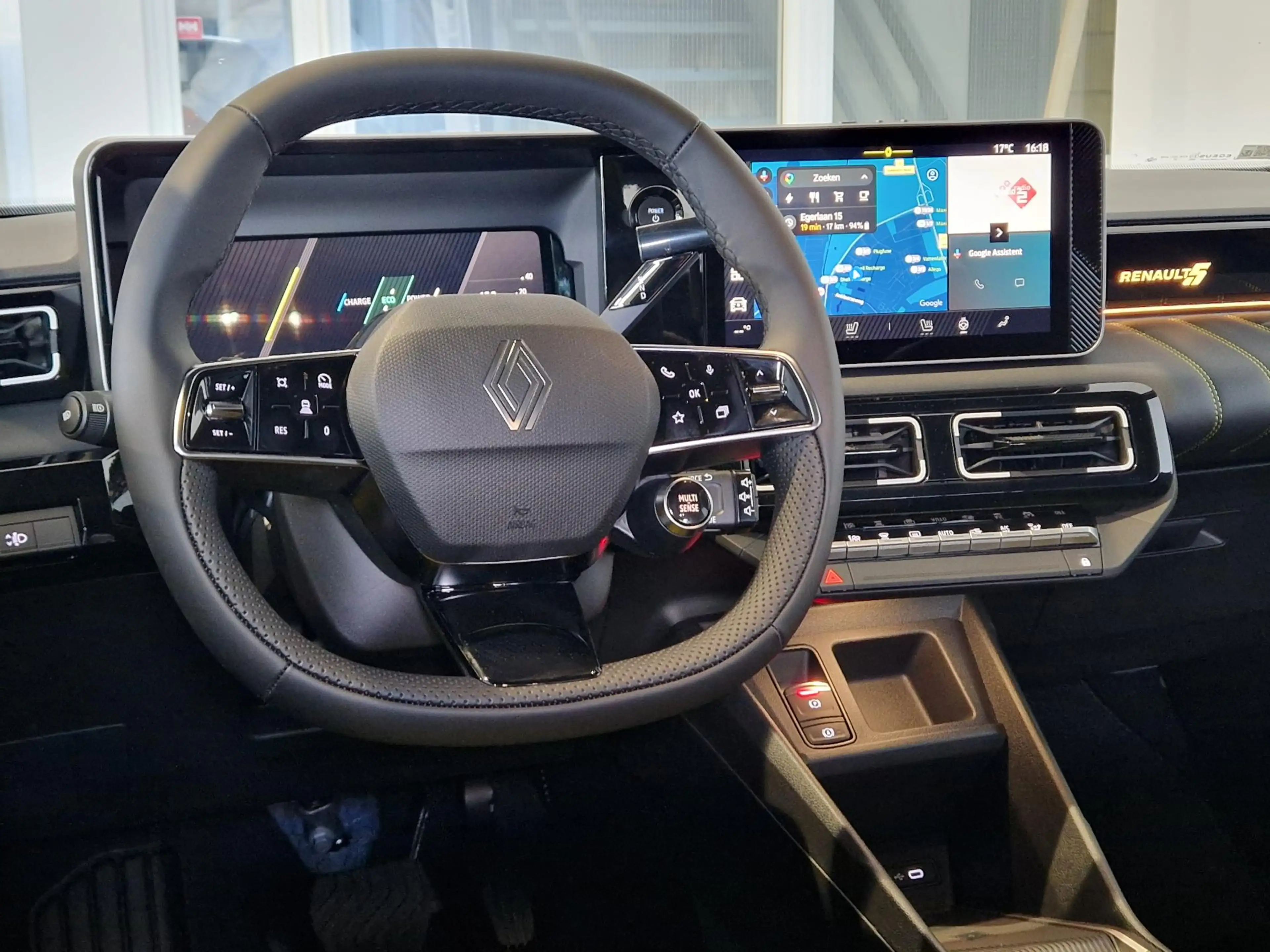 Renault R 5 comfort range iconic cinq 52 kWh DEMO | HARMAN KAR — photo 3