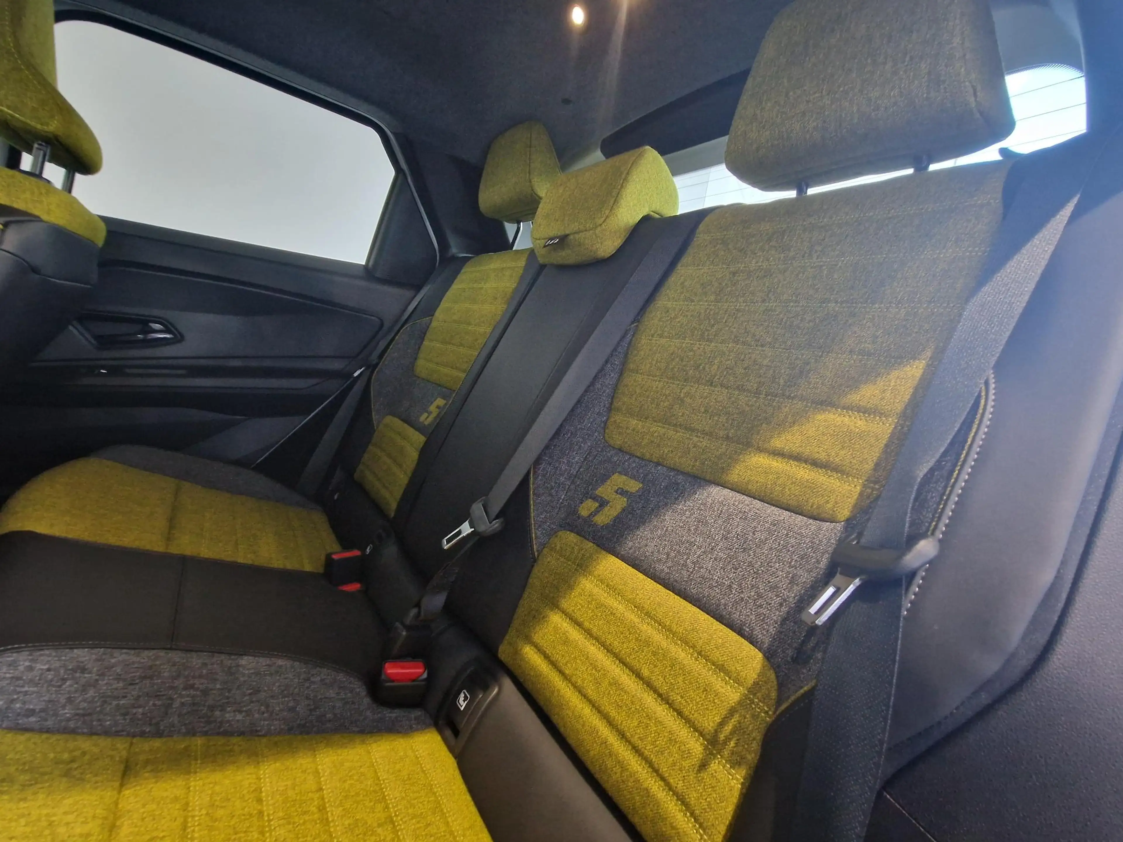 Renault R 5 comfort range iconic cinq 52 kWh DEMO | HARMAN KAR — photo 8