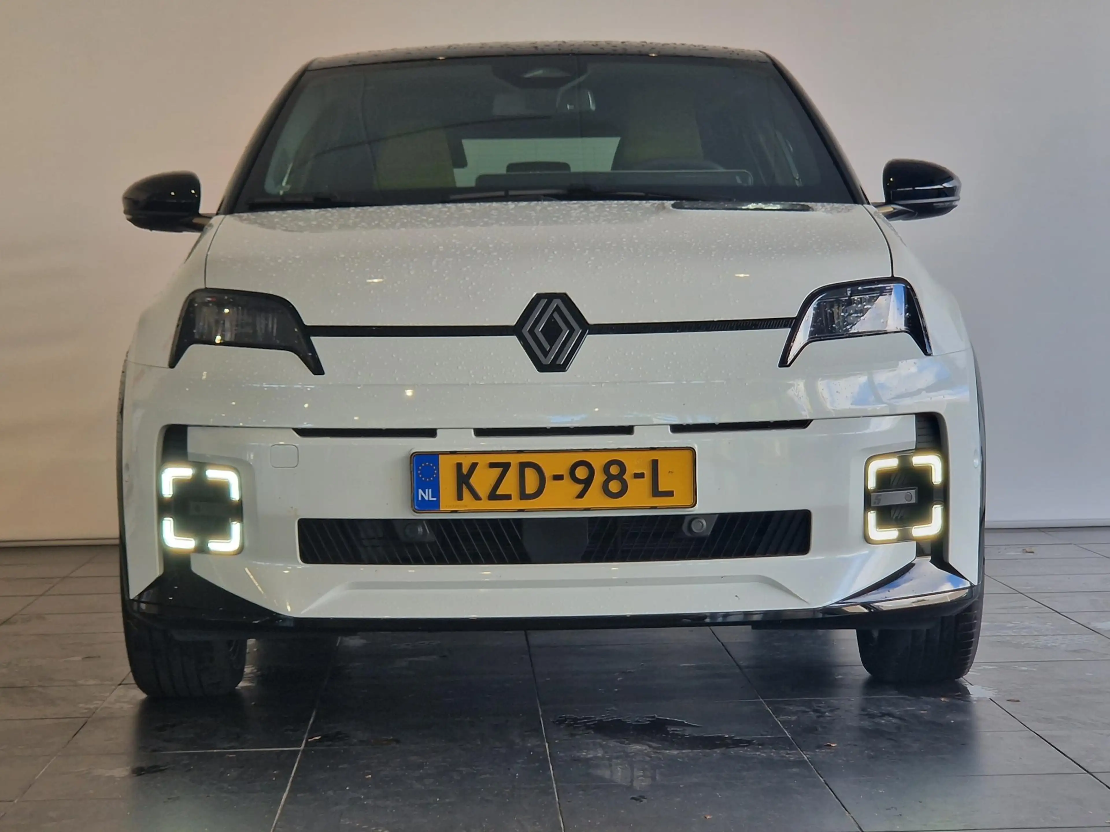 Renault R 5 comfort range iconic cinq 52 kWh DEMO | HARMAN KAR — photo 19