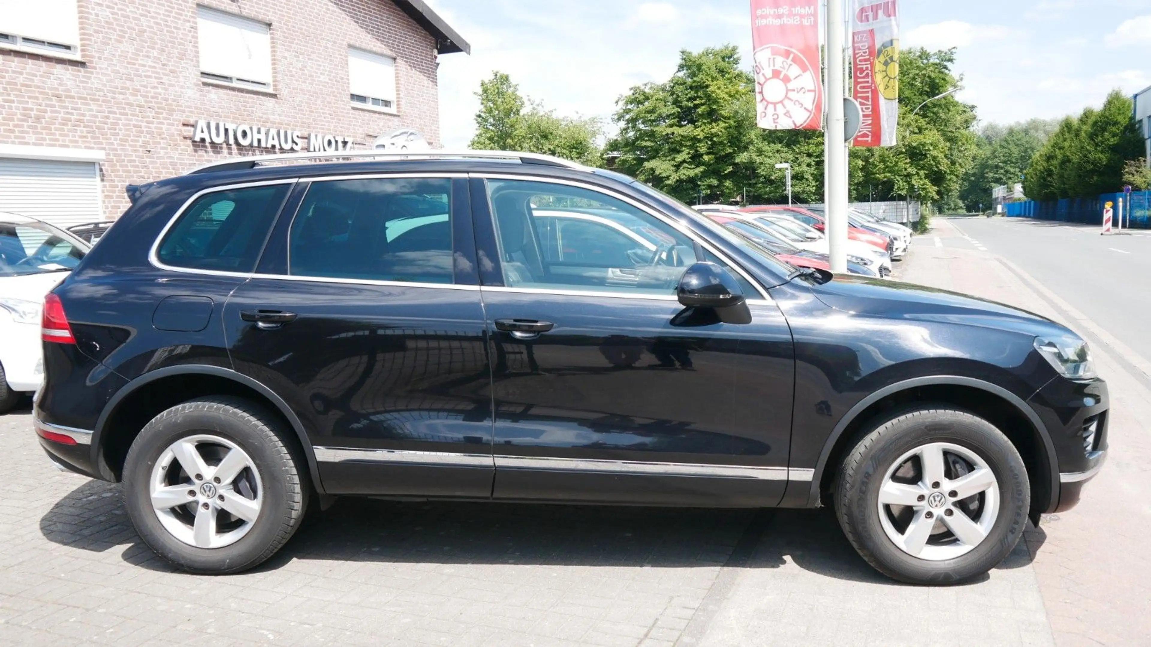 Volkswagen Touareg 4Motion — photo 4