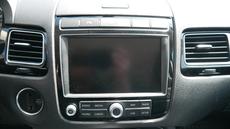Volkswagen Touareg 4Motion — photo 12