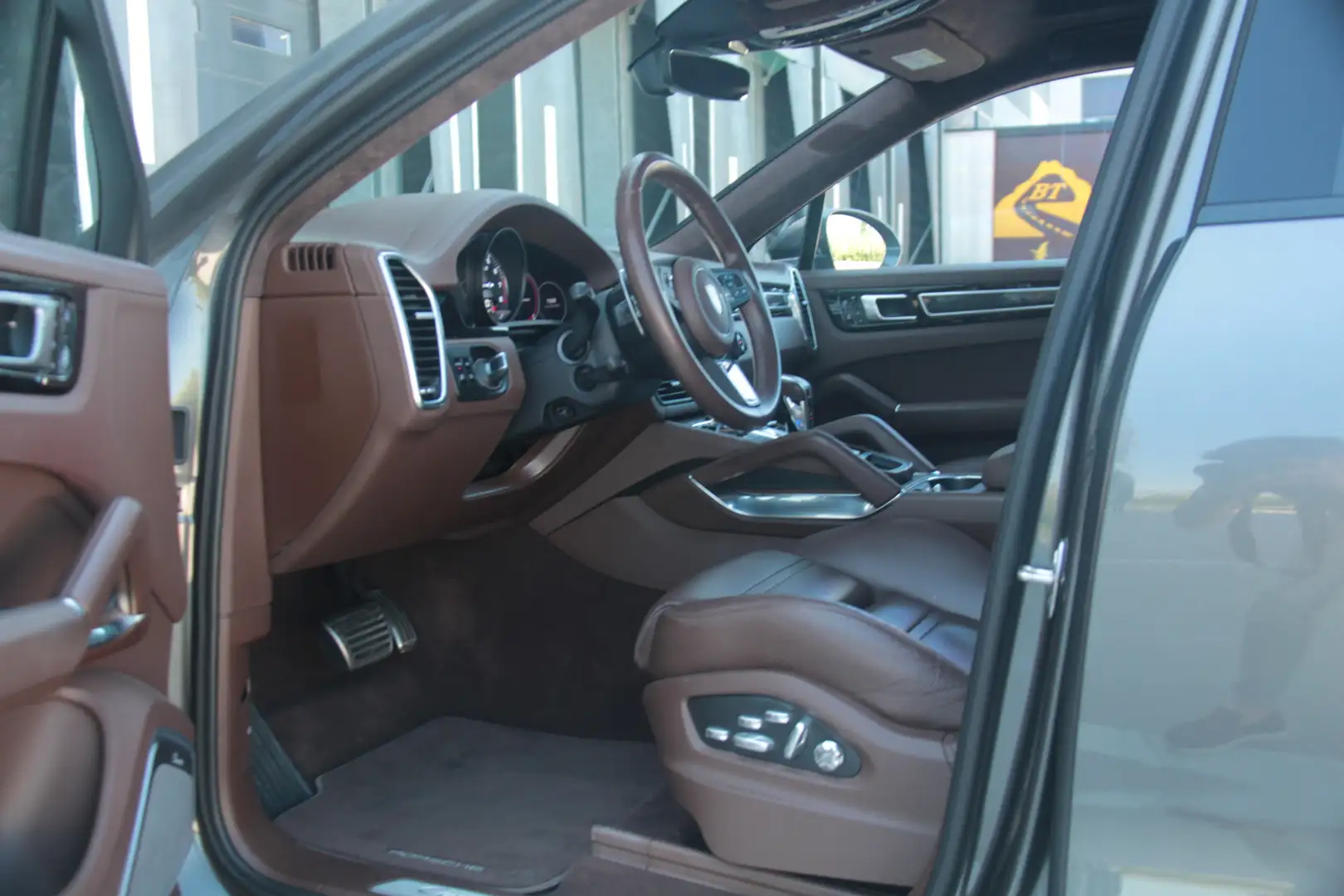 Porsche Cayenne Coupé 4.0 Turbo S E-Hybrid Gris - 2
