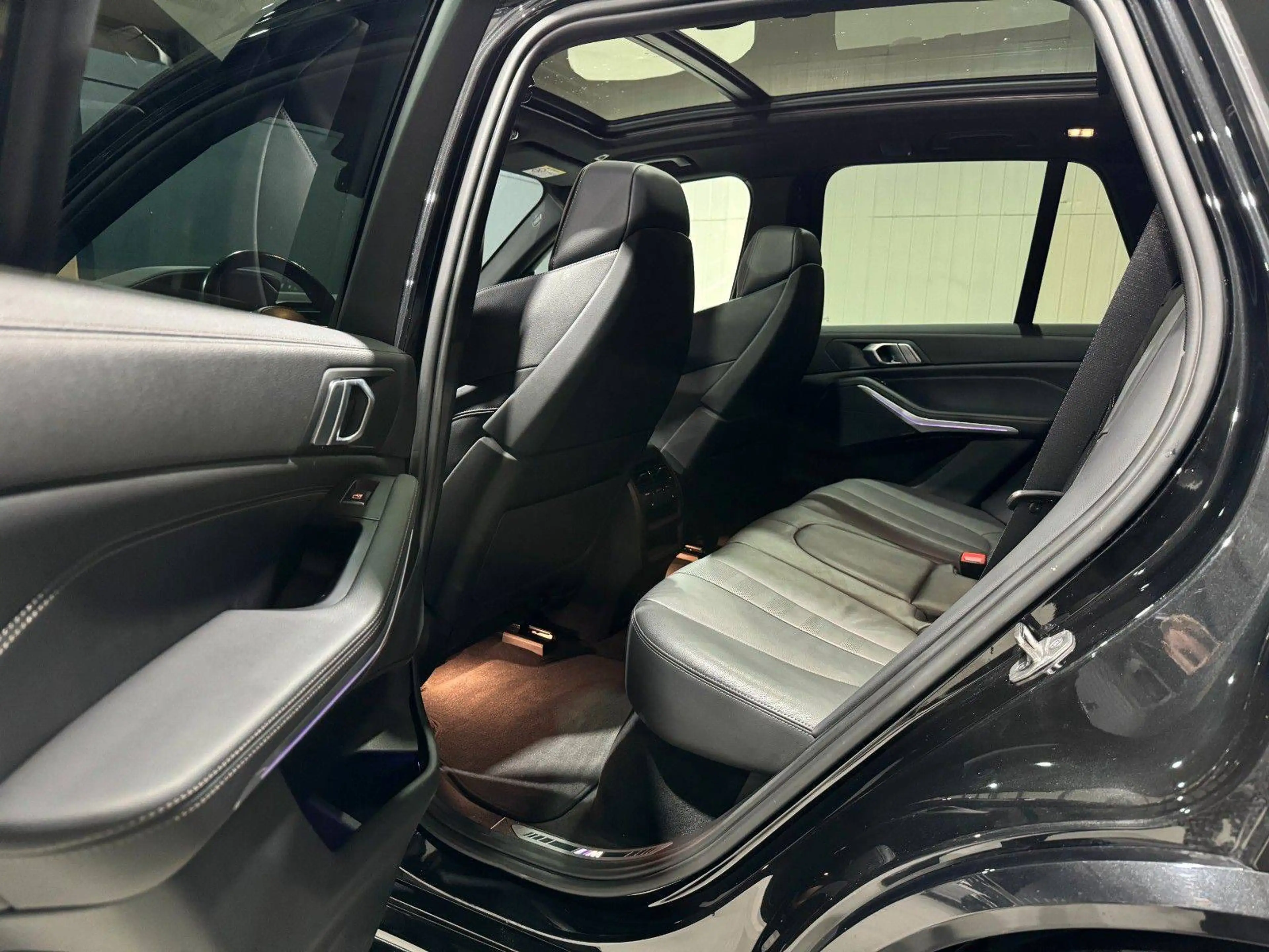 BMW X5 xDrive 45 e M Sport — photo 12