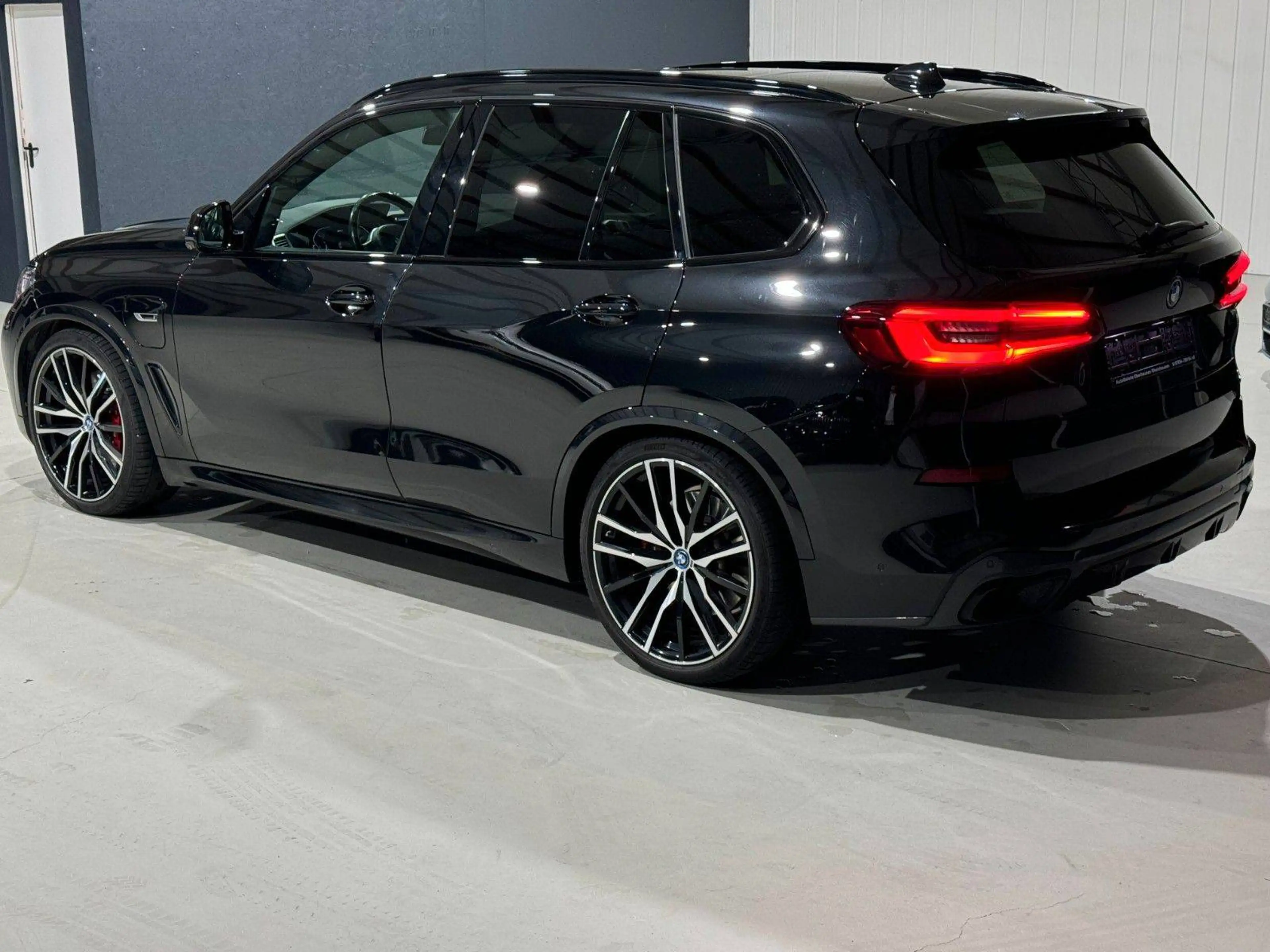 BMW X5 xDrive 45 e M Sport — photo 3
