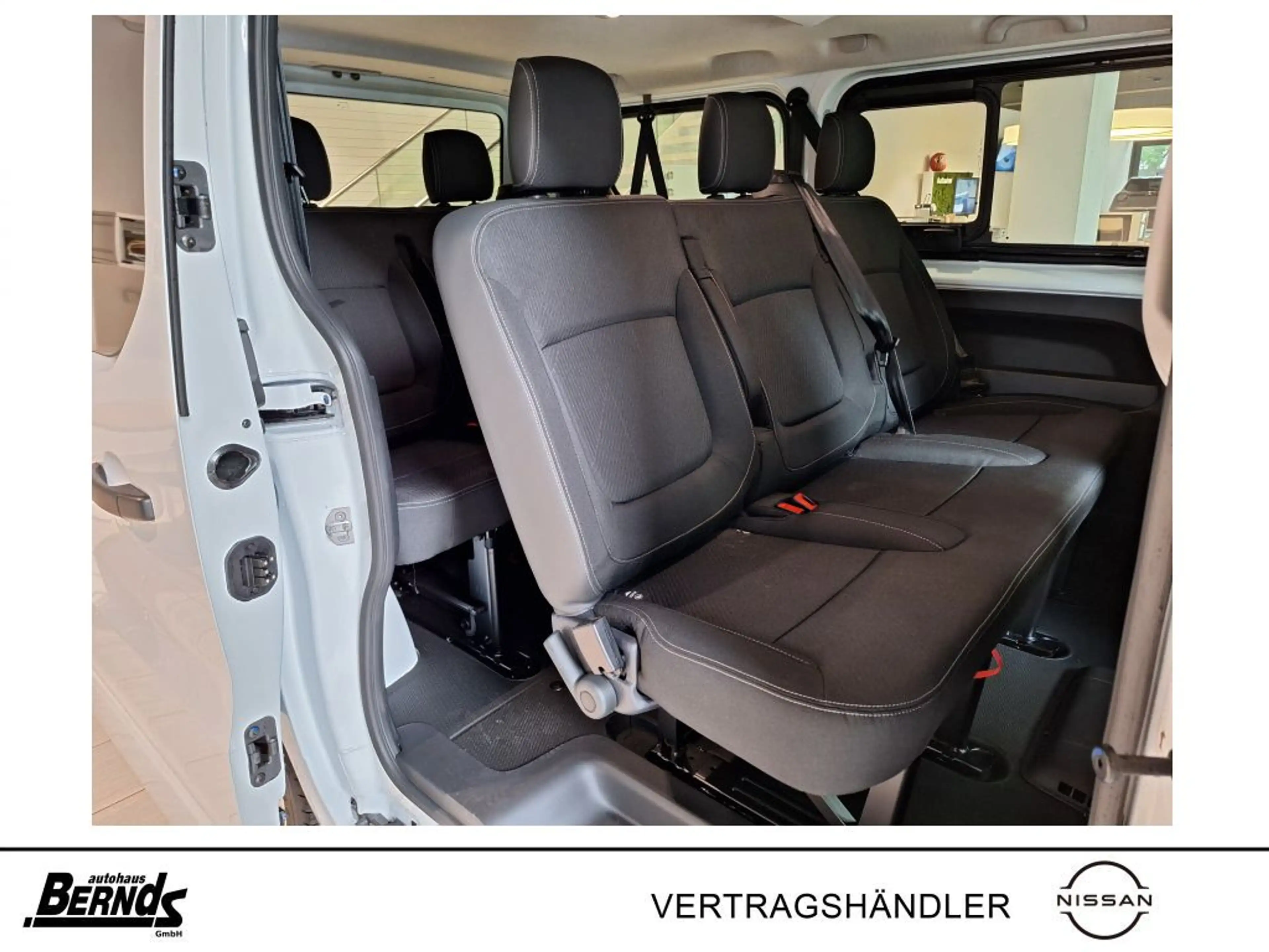 Nissan Primastar L1H1 2,8dCi170 8-Sitzer 9AT Tekna DESIGN HECKLAPPE — photo 15