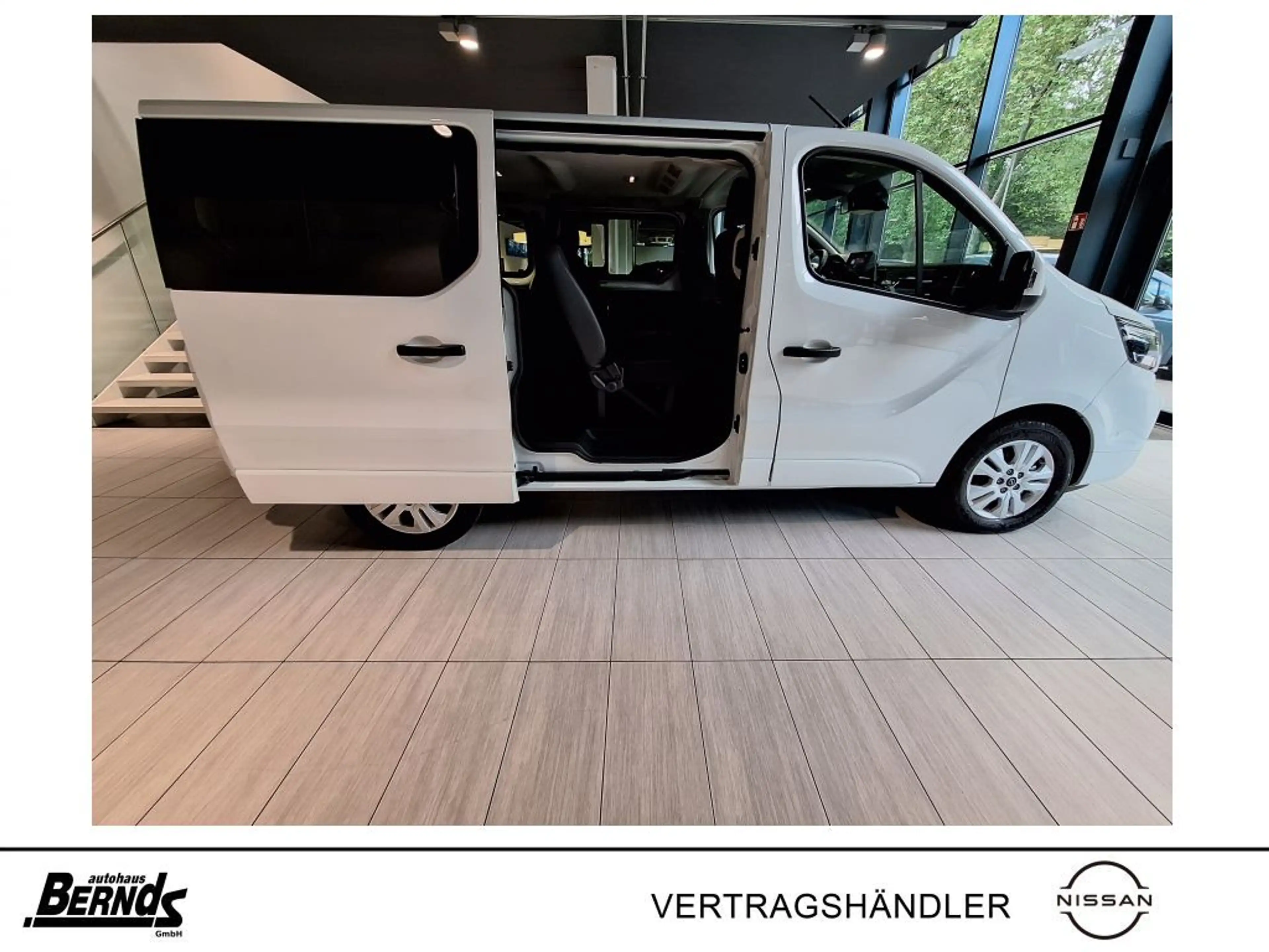 Nissan Primastar L1H1 2,8dCi170 8-Sitzer 9AT Tekna DESIGN HECKLAPPE — photo 13