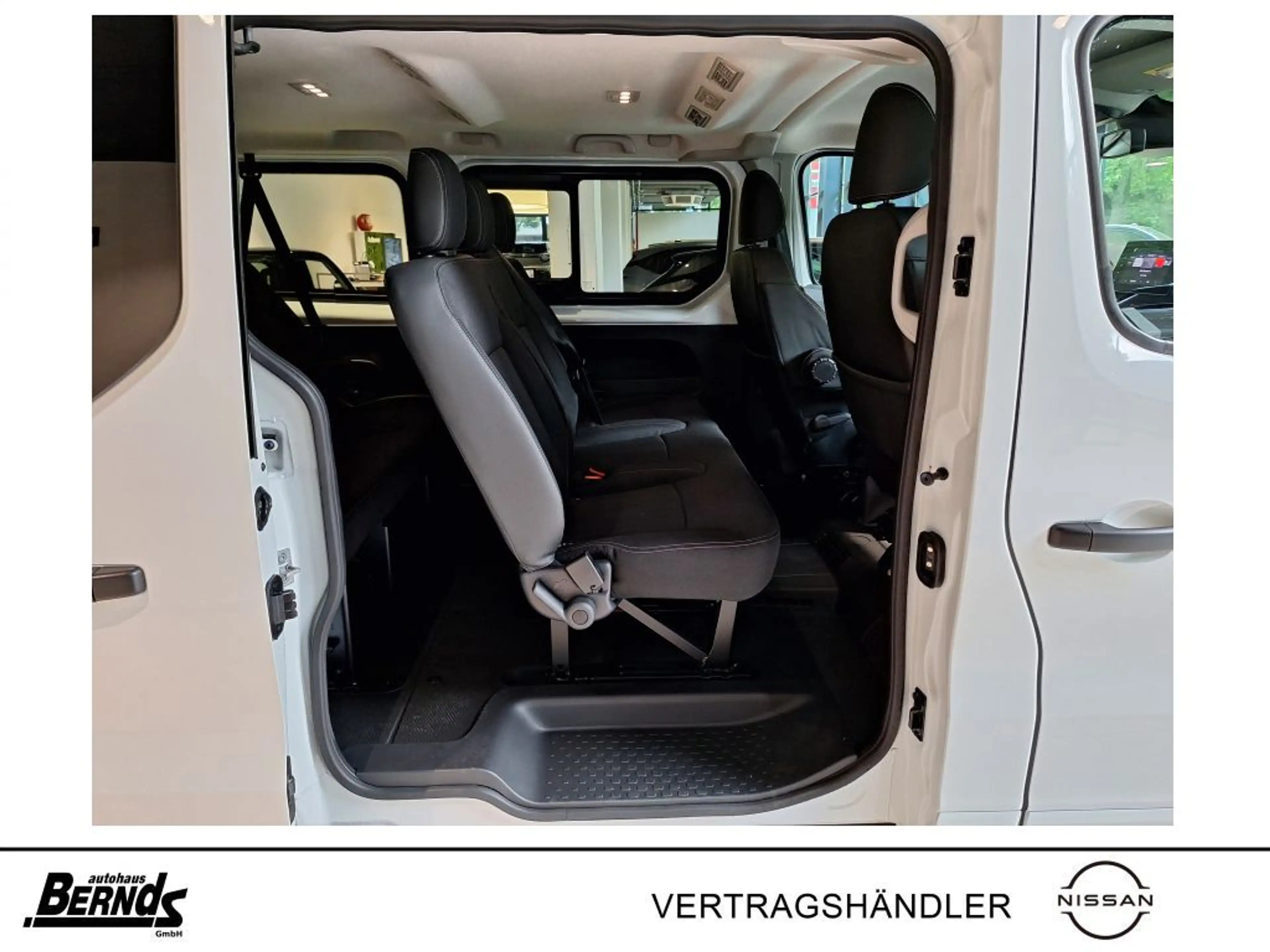 Nissan Primastar L1H1 2,8dCi170 8-Sitzer 9AT Tekna DESIGN HECKLAPPE — photo 14