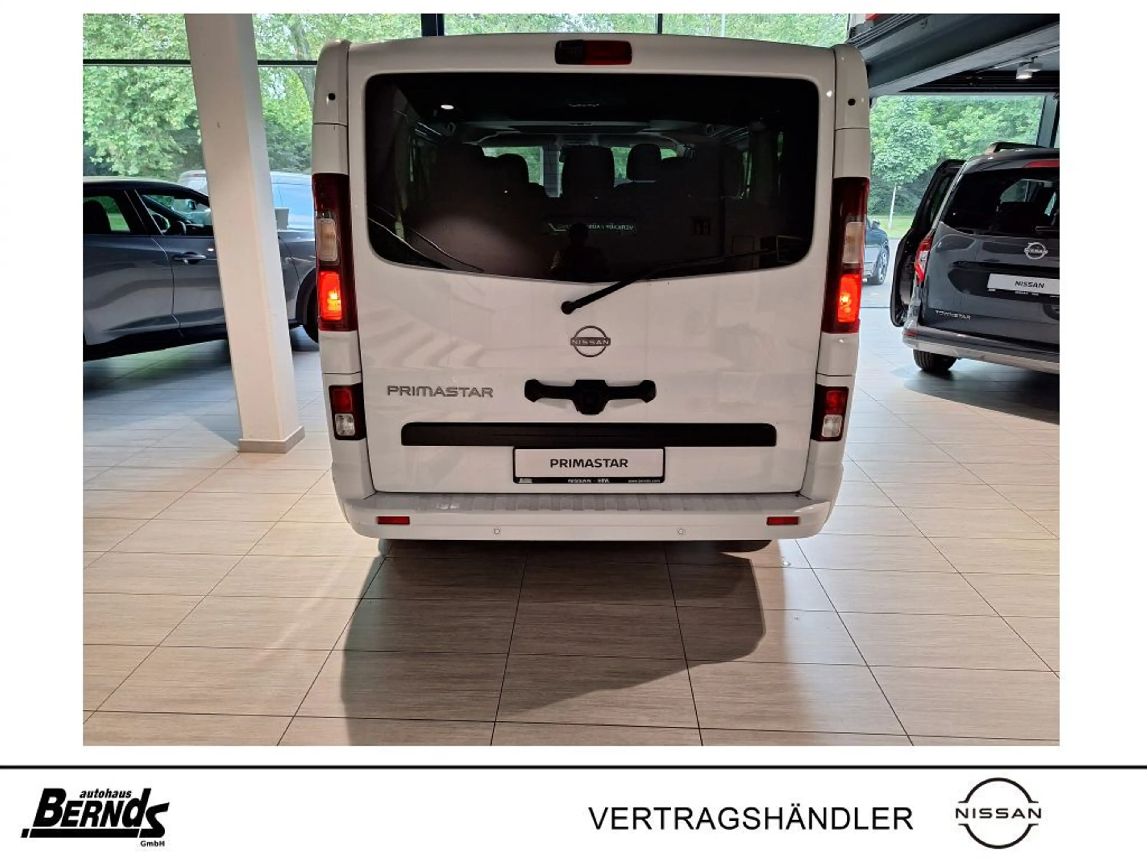 Nissan Primastar L1H1 2,8dCi170 8-Sitzer 9AT Tekna DESIGN HECKLAPPE — photo 6