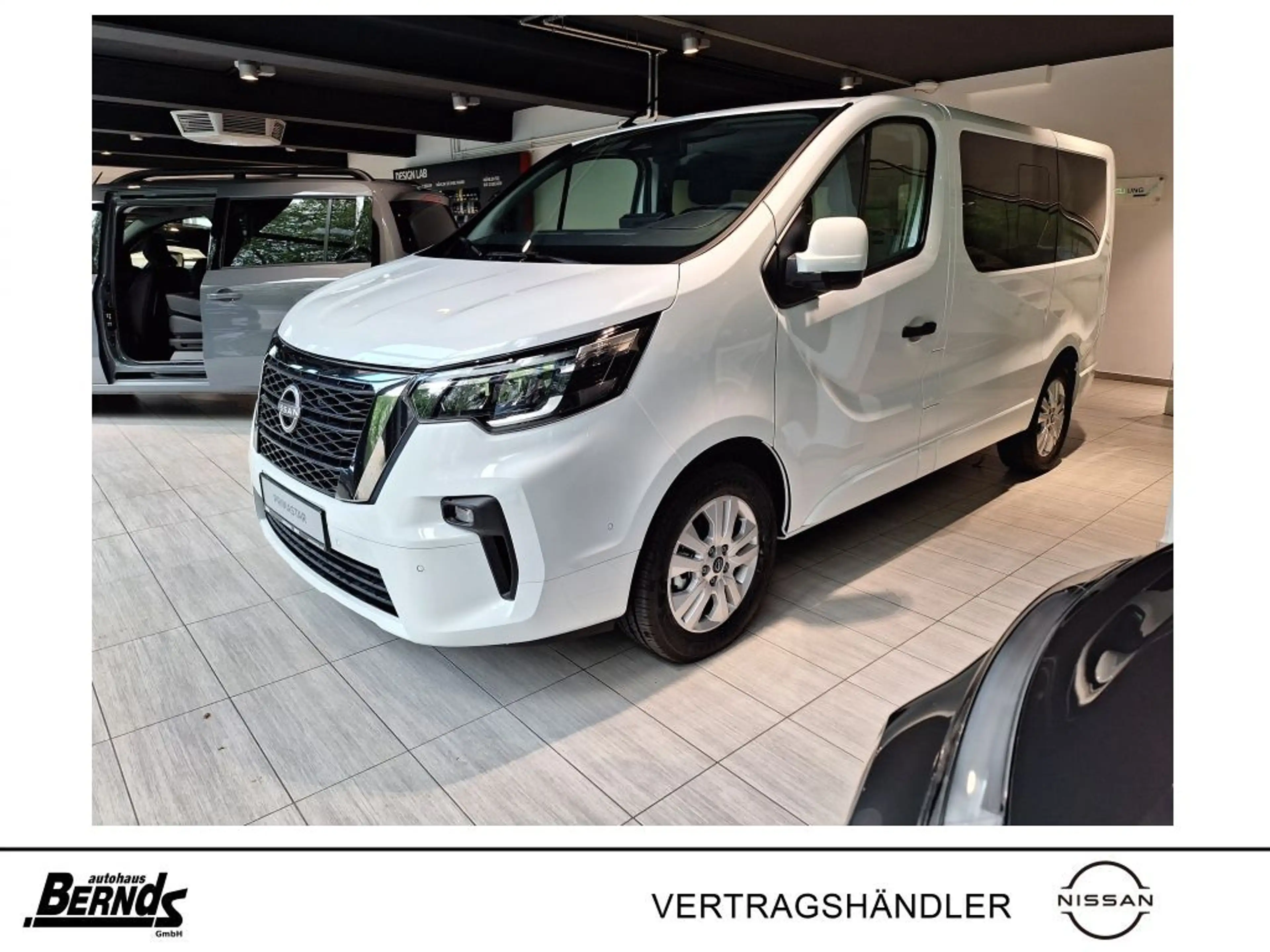 Nissan Primastar L1H1 2,8dCi170 8-Sitzer 9AT Tekna DESIGN HECKLAPPE