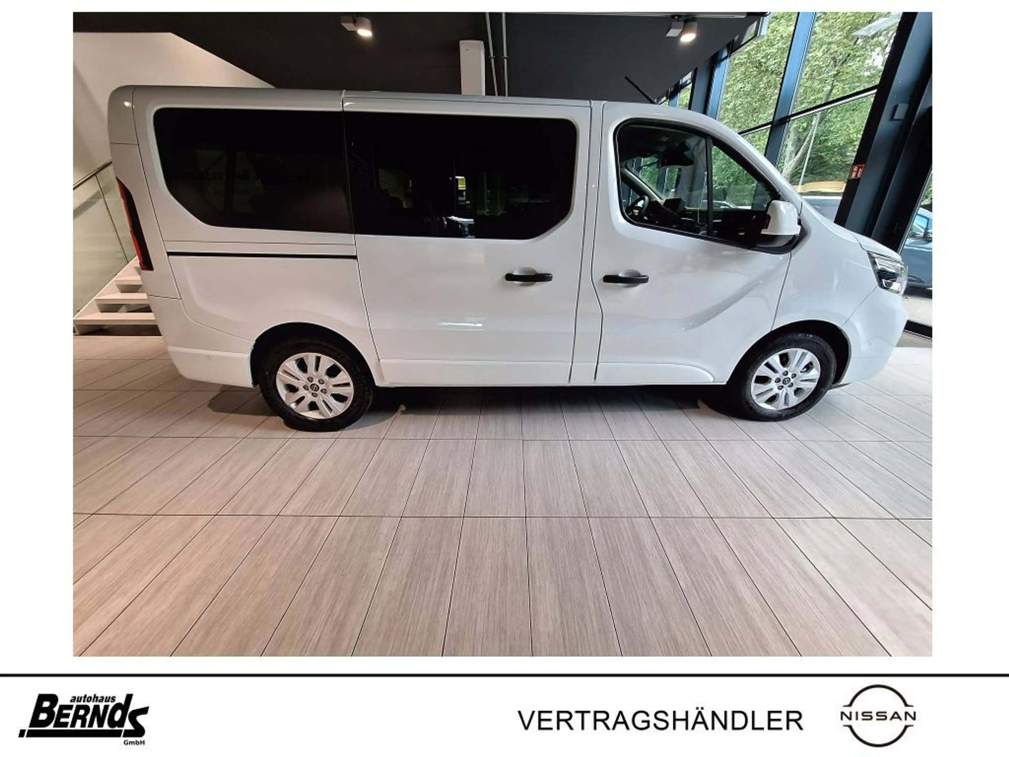 Nissan Primastar L1H1 2,8dCi170 8-Sitzer 9AT Tekna DESIGN HECKLAPPE — photo 4