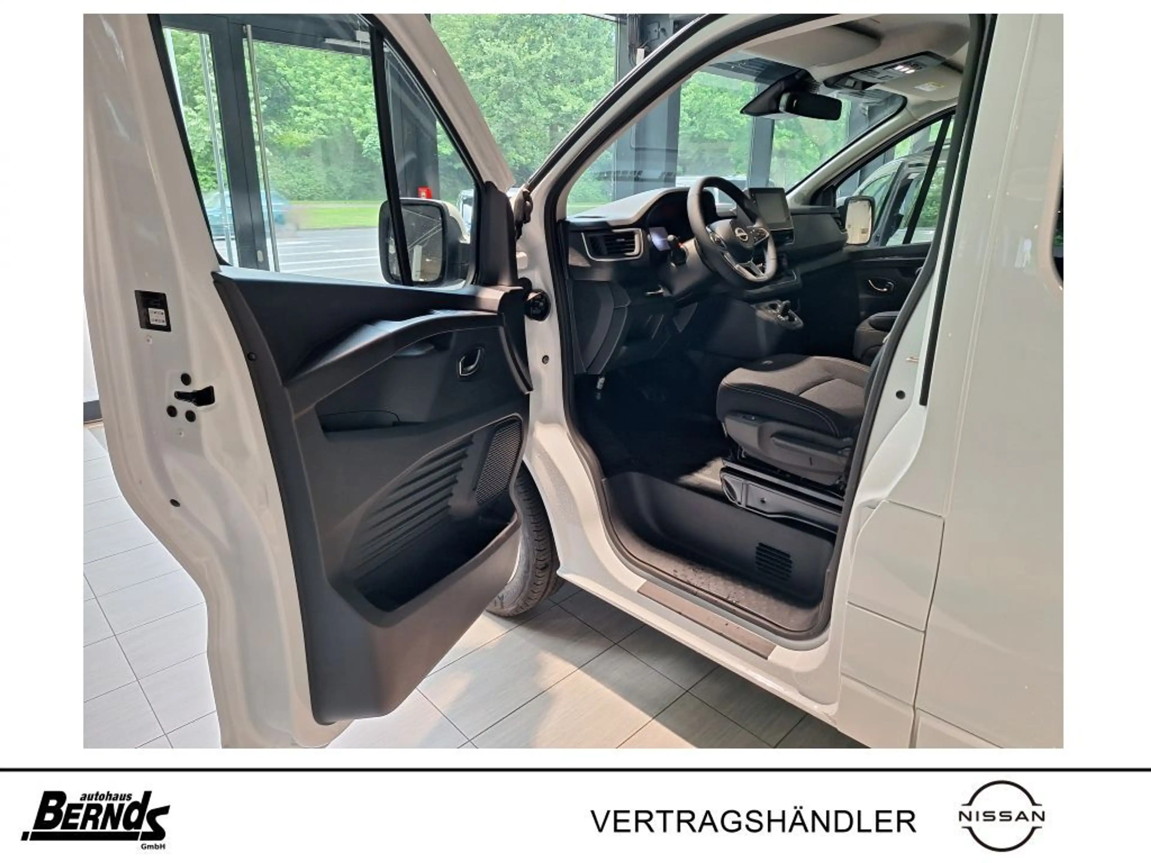 Nissan Primastar L1H1 2,8dCi170 8-Sitzer 9AT Tekna DESIGN HECKLAPPE — photo 9